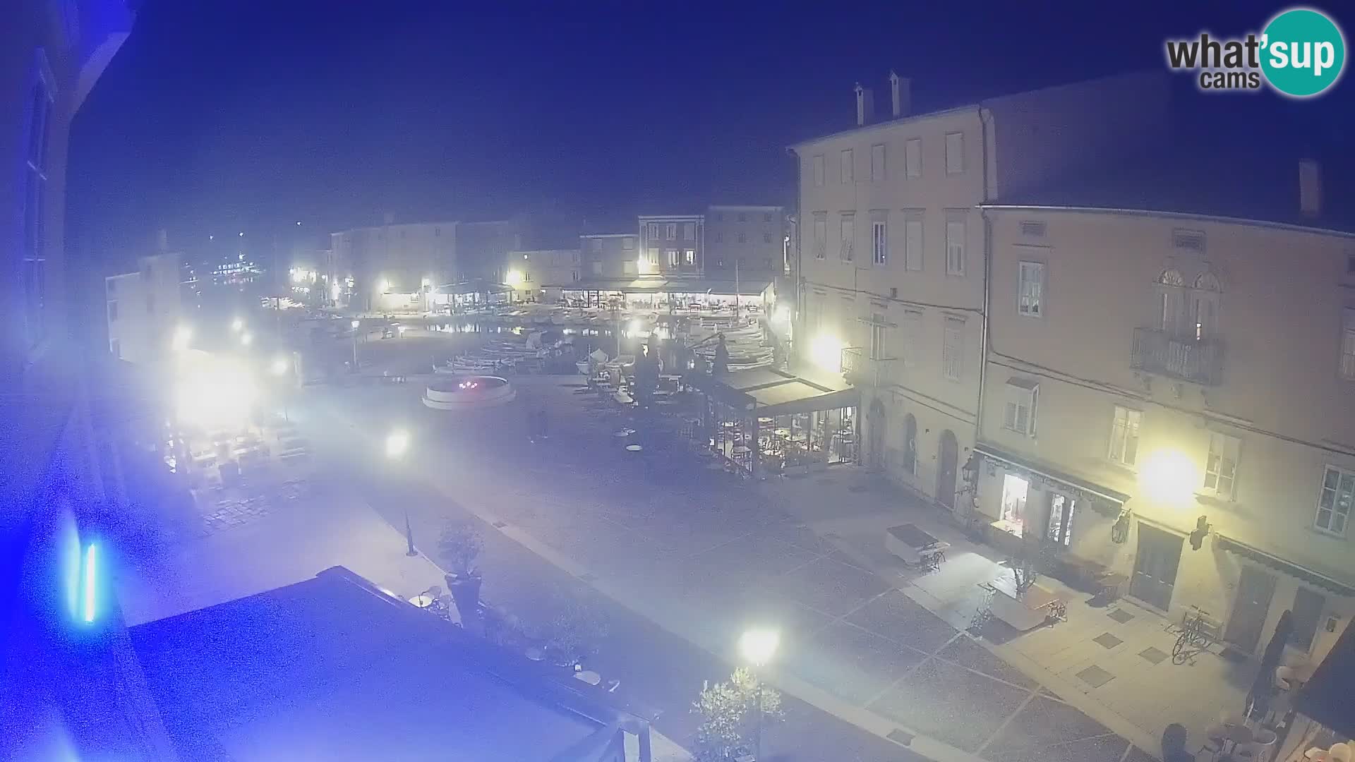 LIVE cam Cres city – place principale et “mandrač” – île de Cres – Croatie