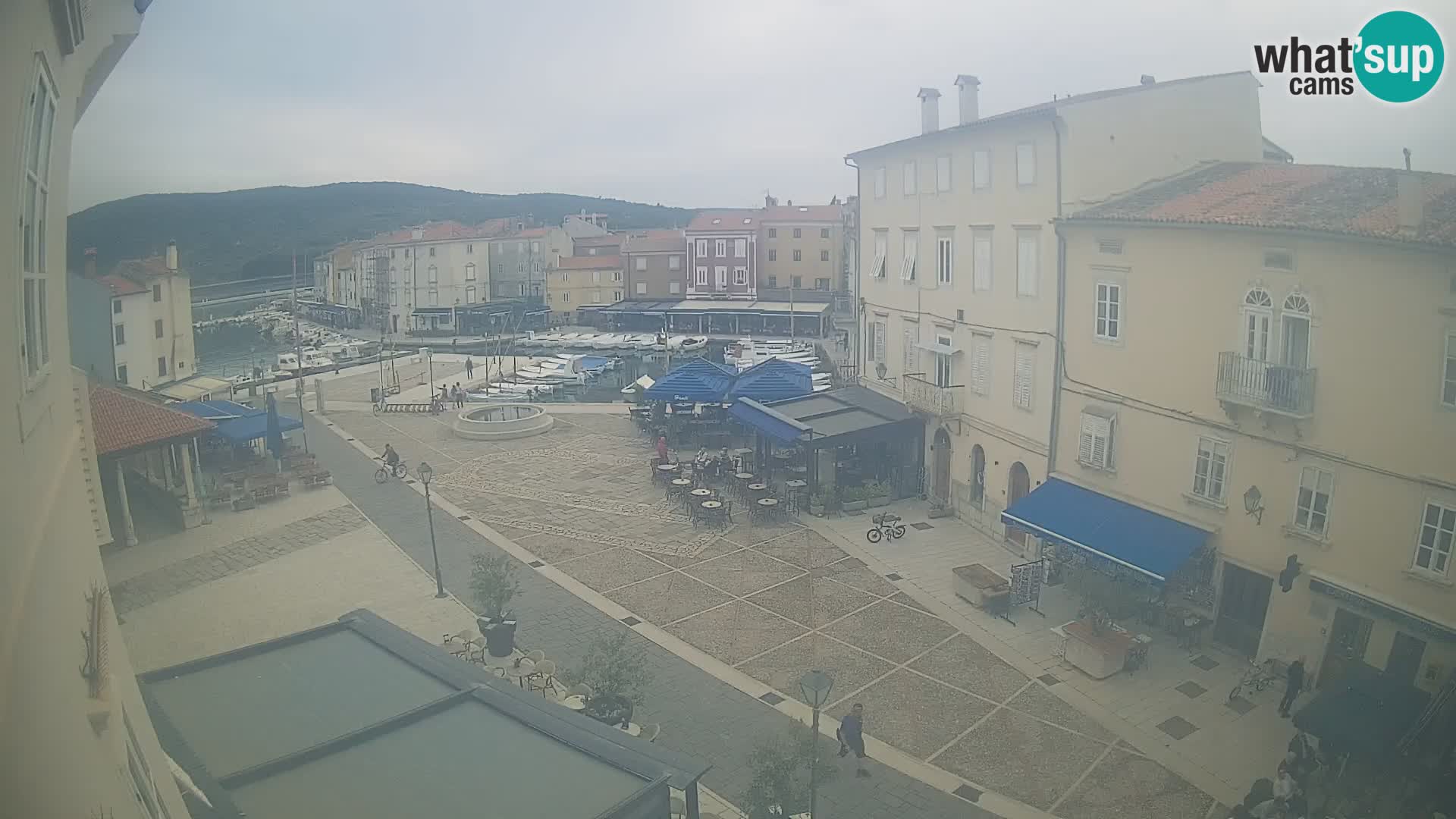 Cámara en vivo ciudad de Cres – plaza principal y “mandrač” – isla de Cres – Croacia