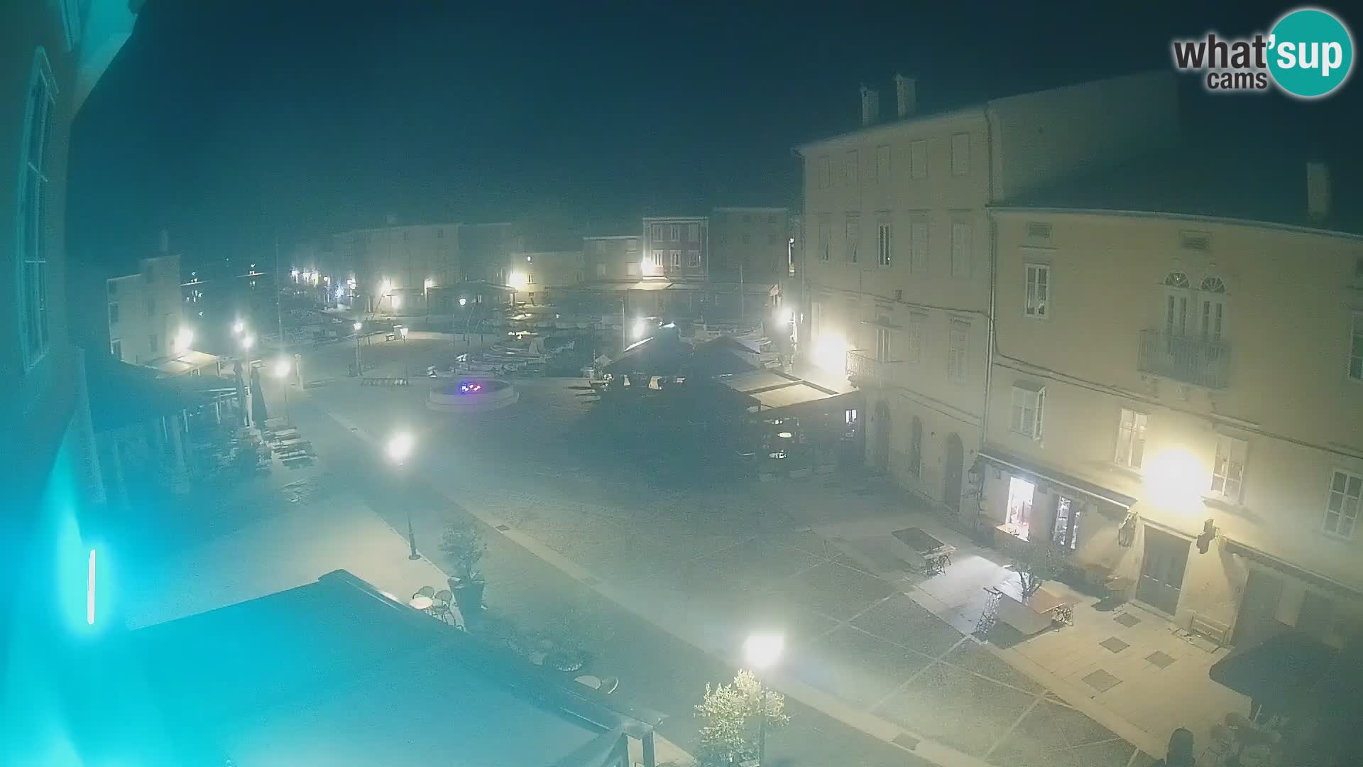 LIVE cam Cres city – place principale et “mandrač” – île de Cres – Croatie