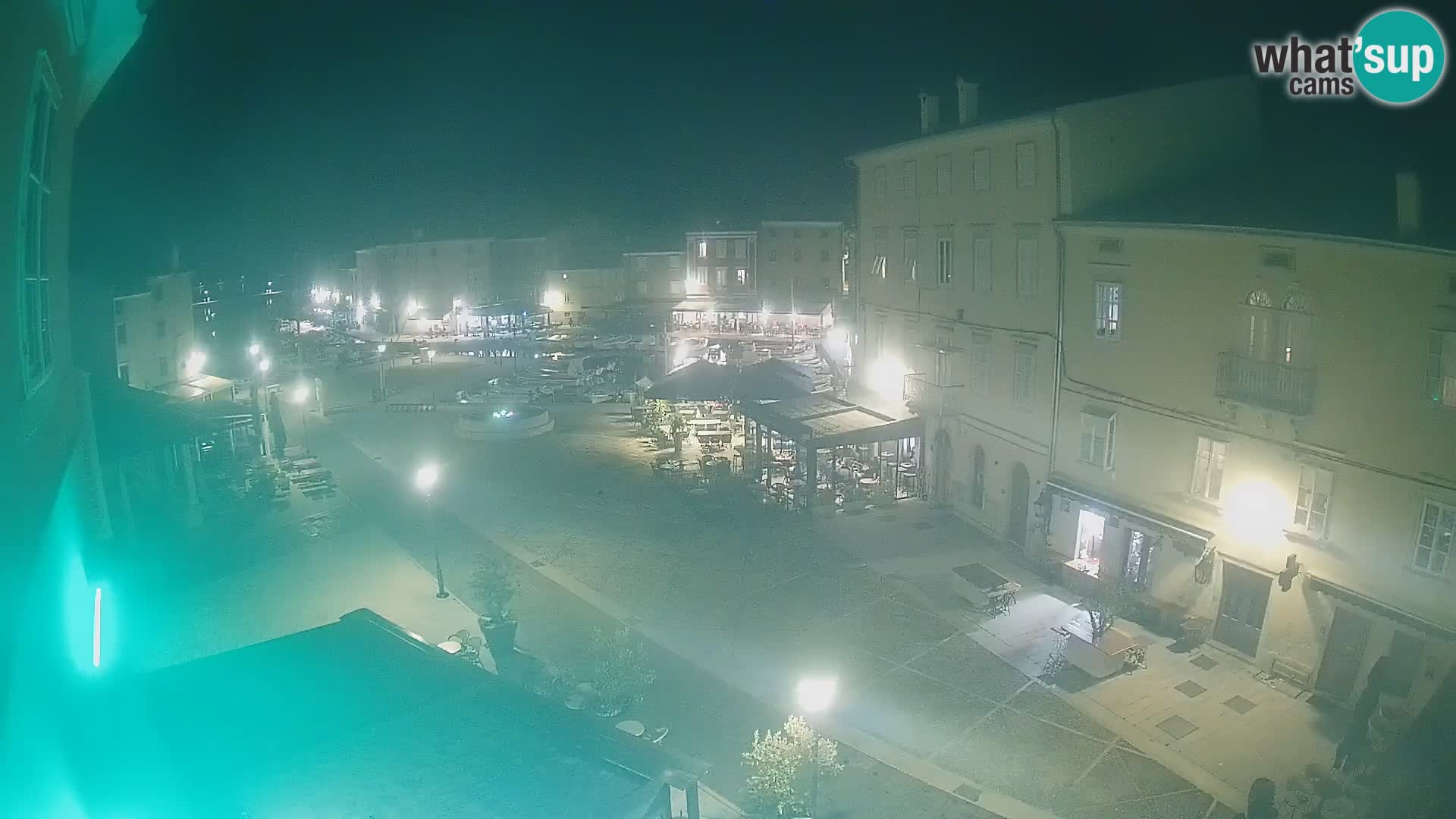 LIVE cam Cres city – place principale et “mandrač” – île de Cres – Croatie