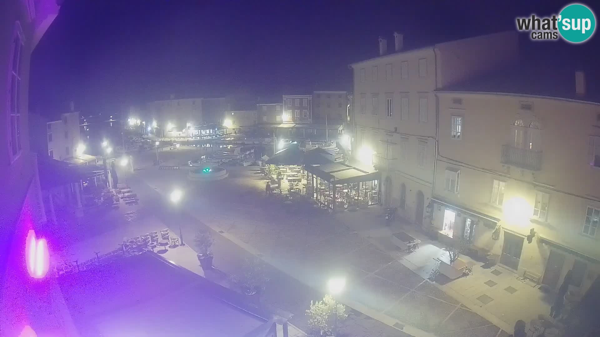LIVE cam Cres city – place principale et “mandrač” – île de Cres – Croatie