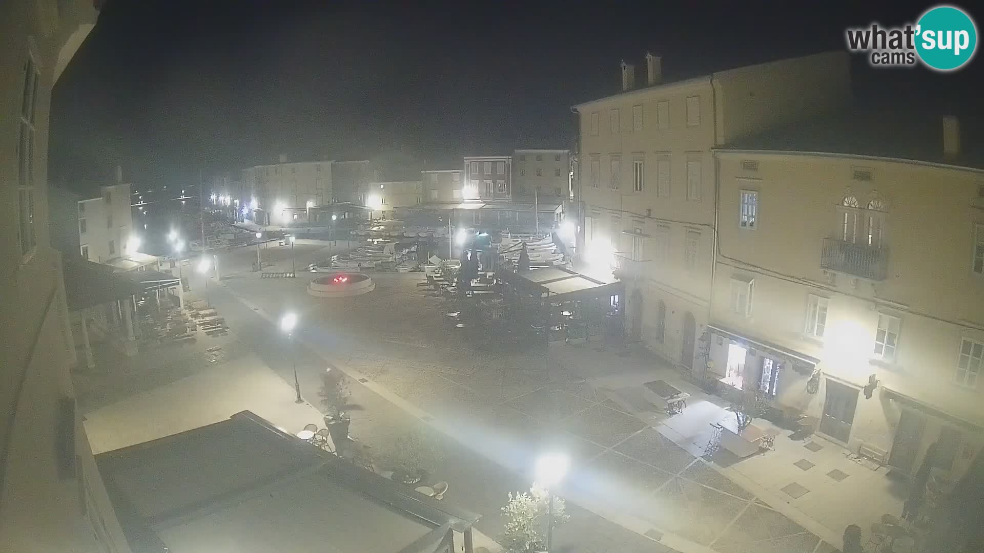 LIVE cam Cres city – place principale et “mandrač” – île de Cres – Croatie