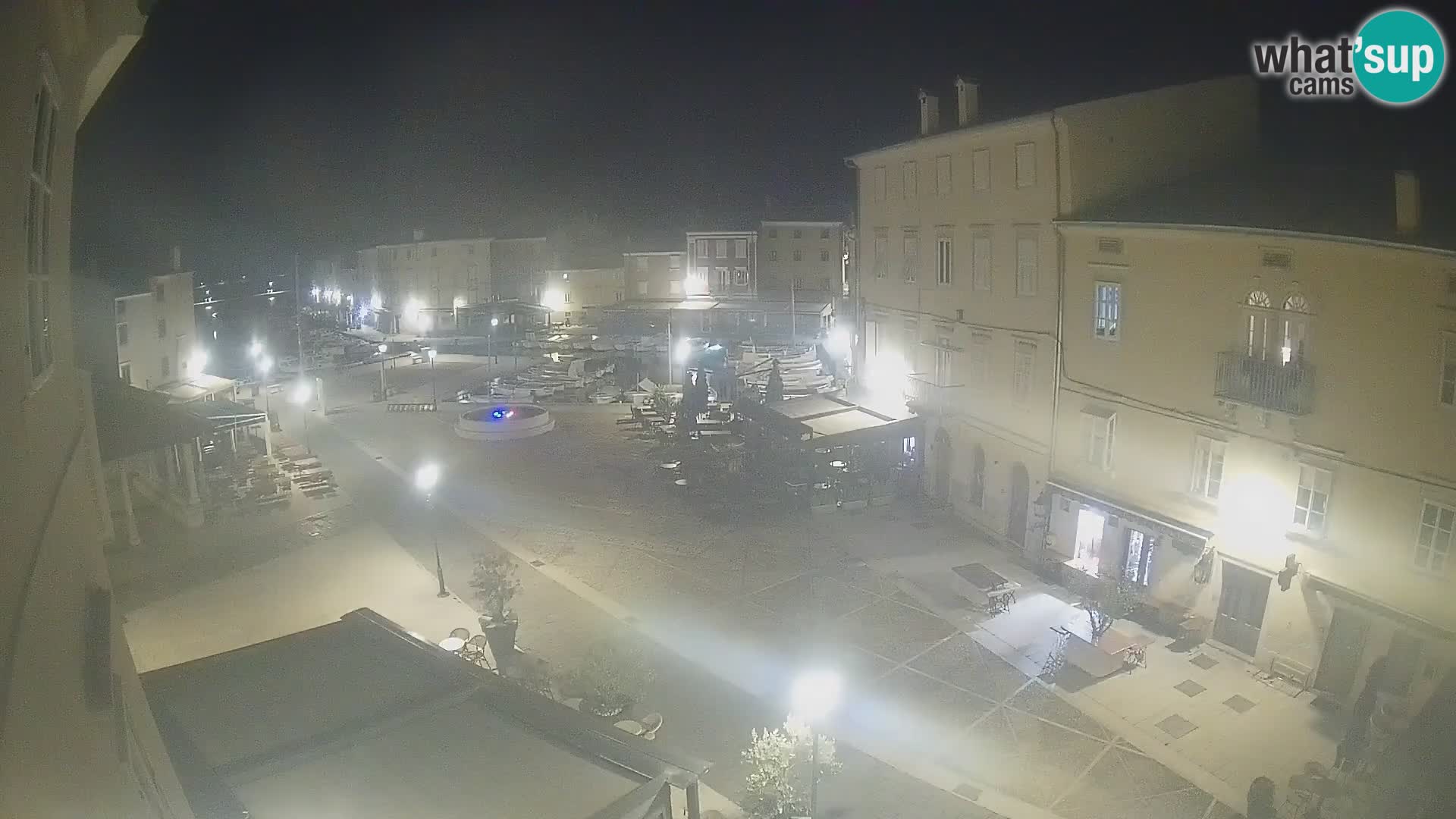 LIVE cam Cres city – place principale et “mandrač” – île de Cres – Croatie
