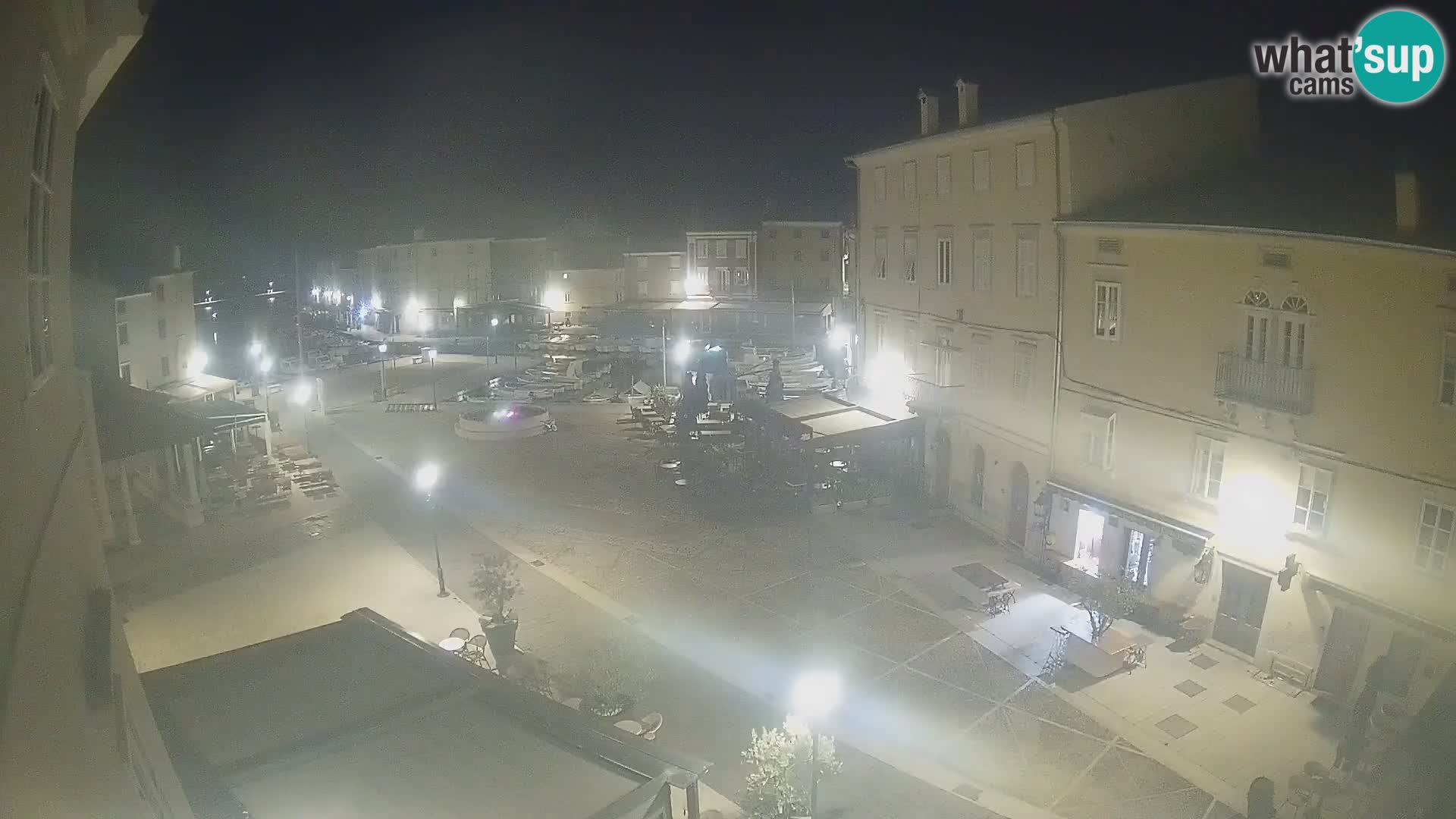 LIVE cam Cres city – place principale et “mandrač” – île de Cres – Croatie