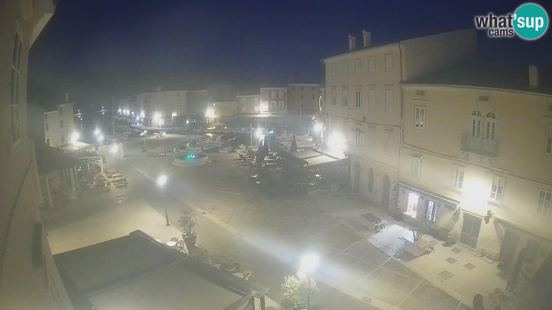 LIVE cam Cres city – place principale et “mandrač” – île de Cres – Croatie