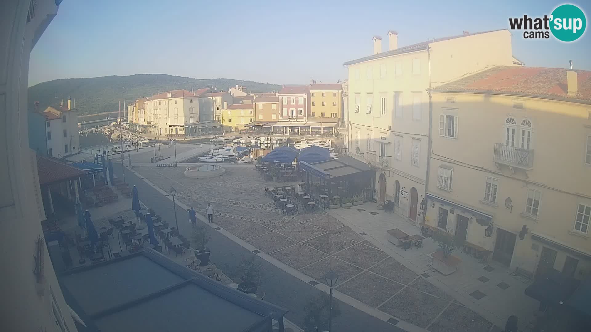 LIVE cam Cres città – piazza principale e “mandrač” – isola di Cherso – Croazia