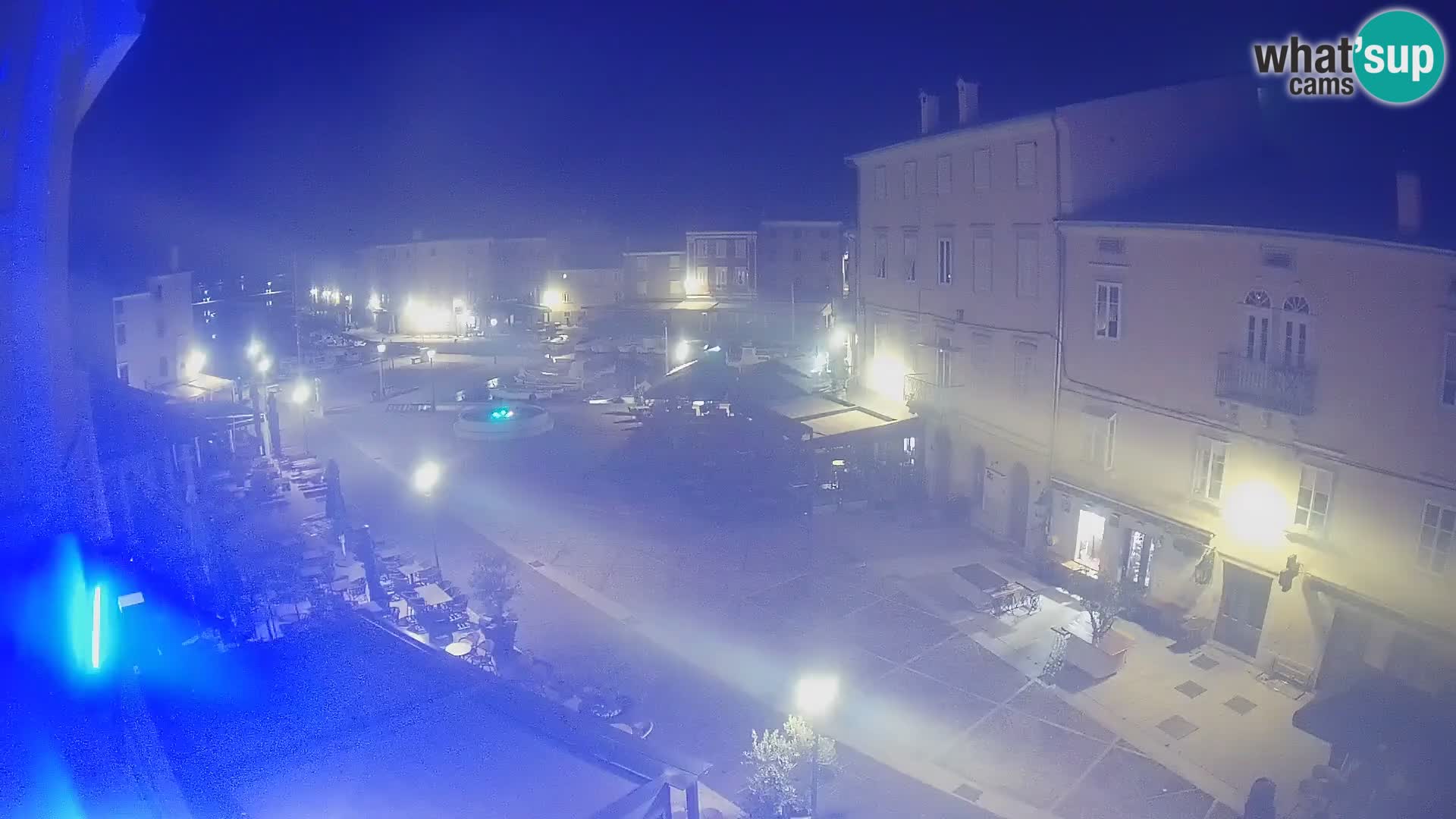 Cámara en vivo ciudad de Cres – plaza principal y “mandrač” – isla de Cres – Croacia