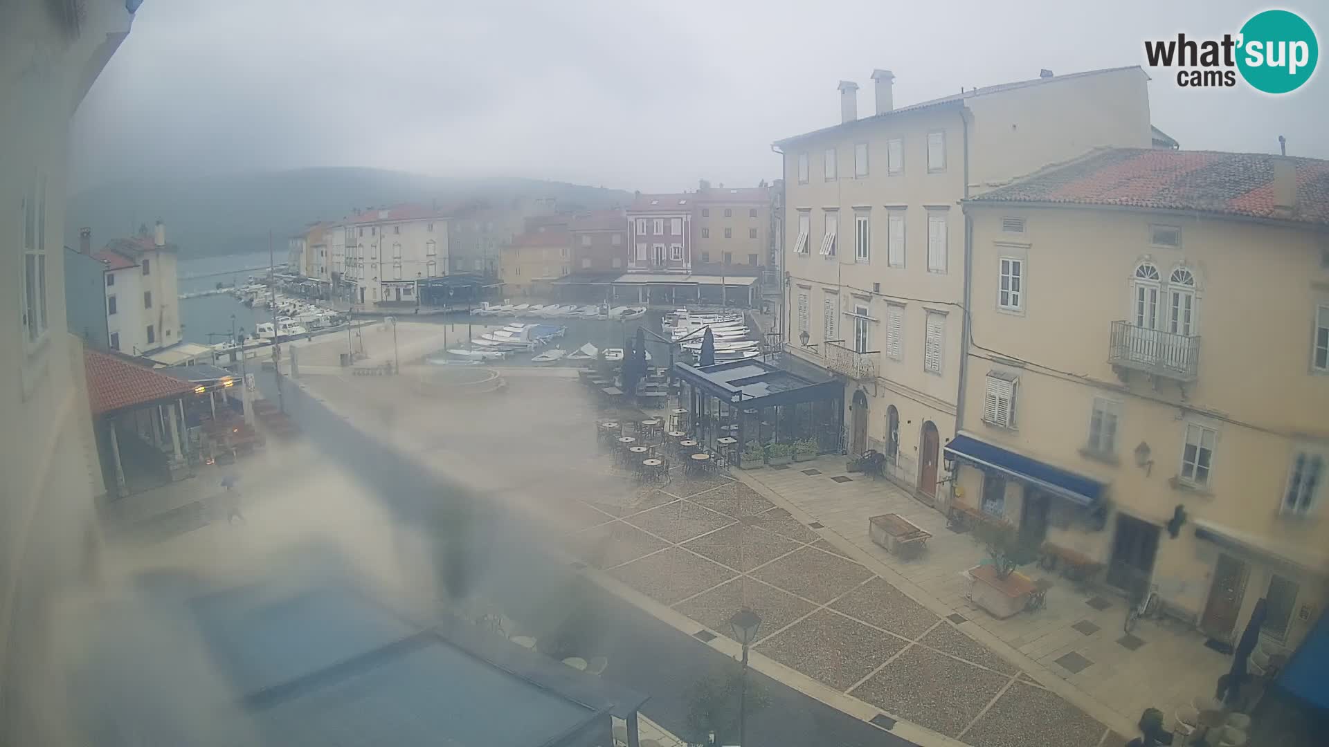Cámara en vivo ciudad de Cres – plaza principal y “mandrač” – isla de Cres – Croacia