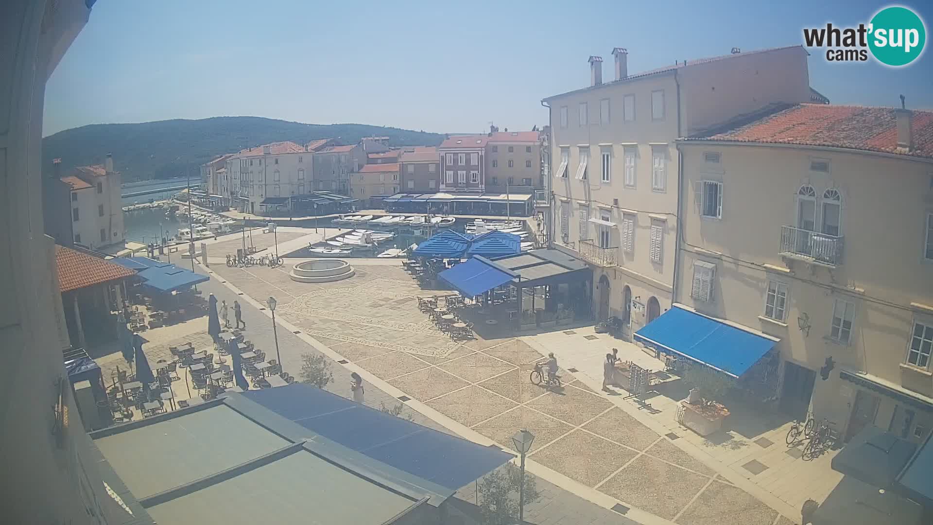 LIVE cam Cres city – place principale et “mandrač” – île de Cres – Croatie
