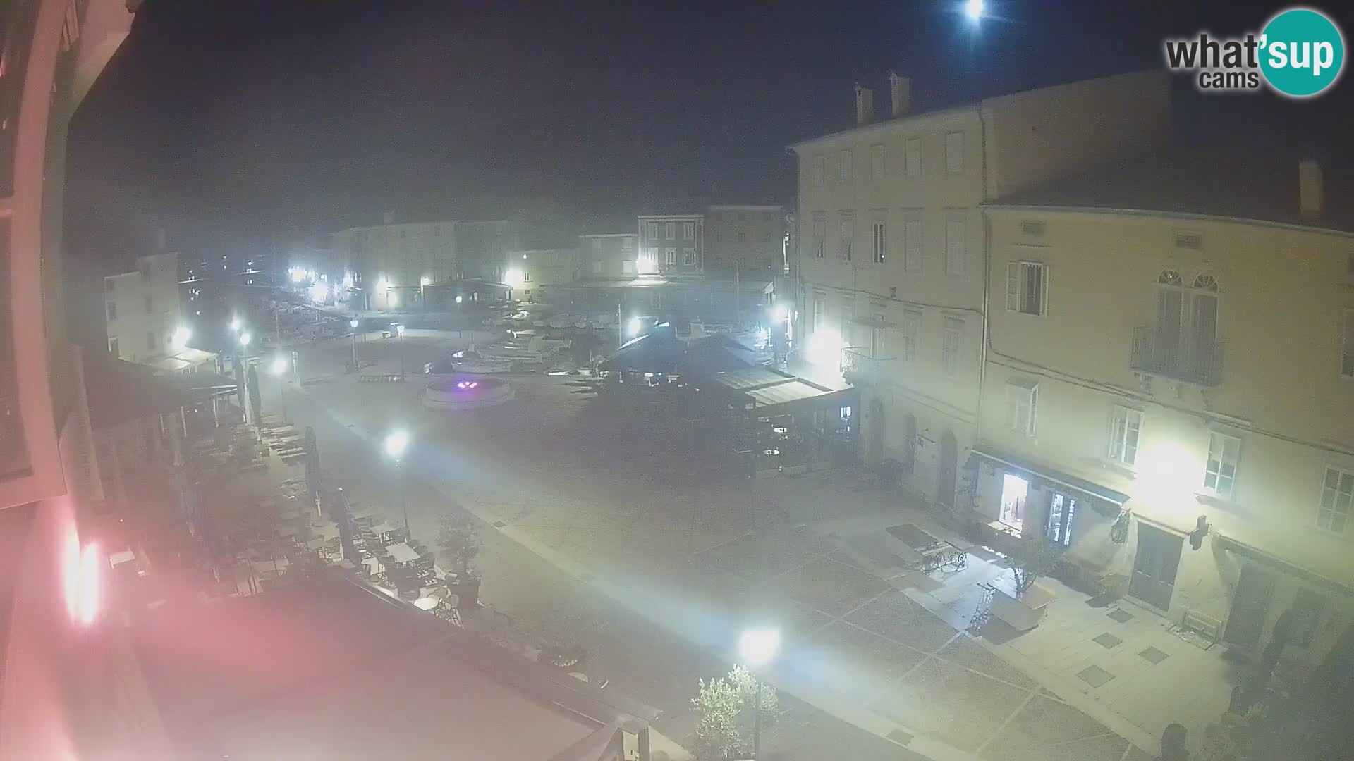 LIVE cam Cres city – place principale et “mandrač” – île de Cres – Croatie