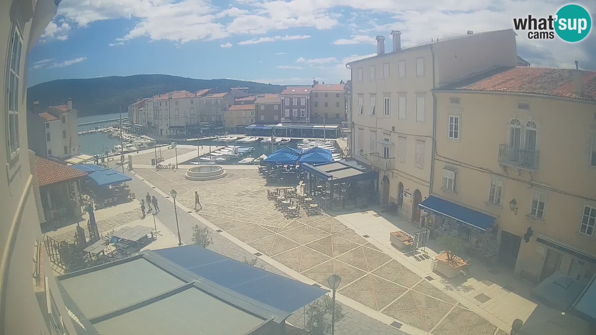 LIVE cam Cres Stadt – Hauptplatz und “mandrač” – Cres Insel – Kroatien
