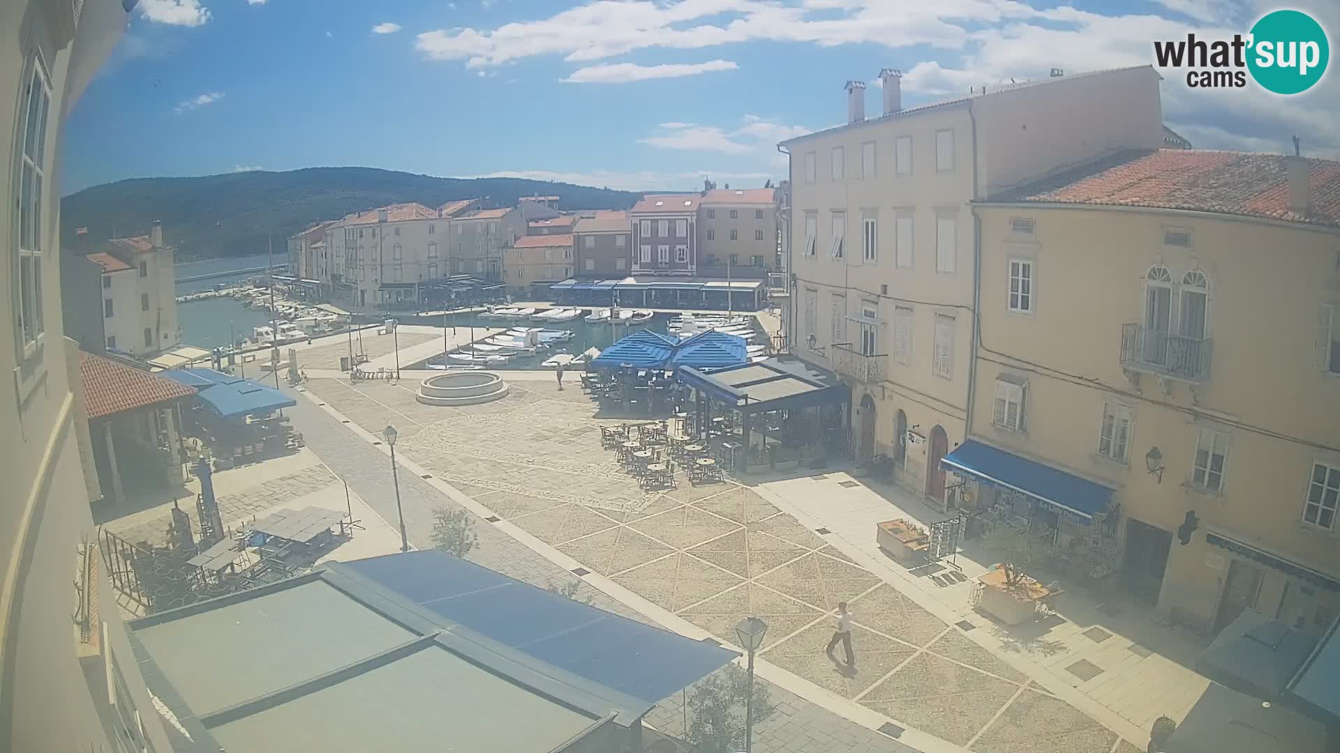 LIVE cam Cres Stadt – Hauptplatz und “mandrač” – Cres Insel – Kroatien