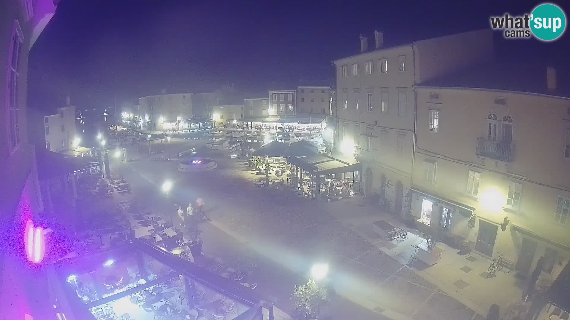 LIVE cam Cres city – place principale et “mandrač” – île de Cres – Croatie