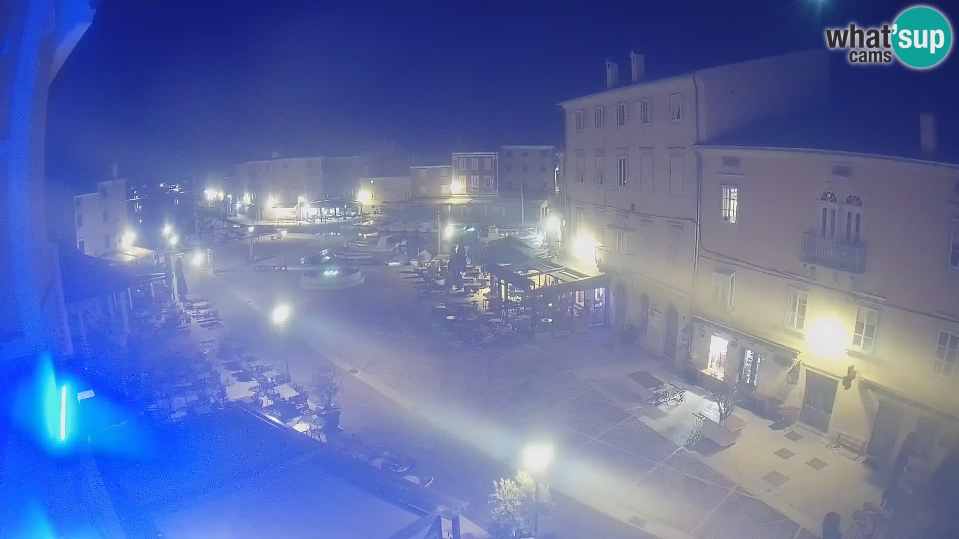 Cámara en vivo ciudad de Cres – plaza principal y “mandrač” – isla de Cres – Croacia