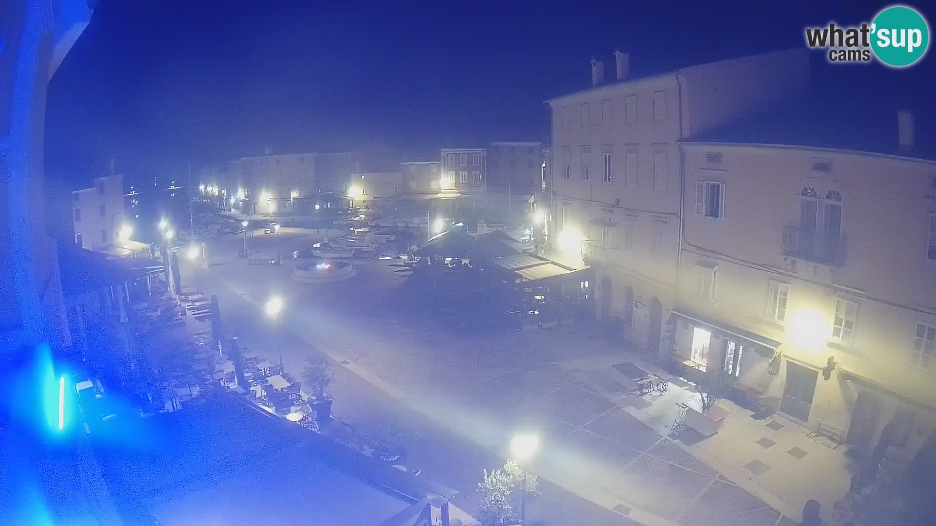 LIVE cam Cres city – place principale et “mandrač” – île de Cres – Croatie