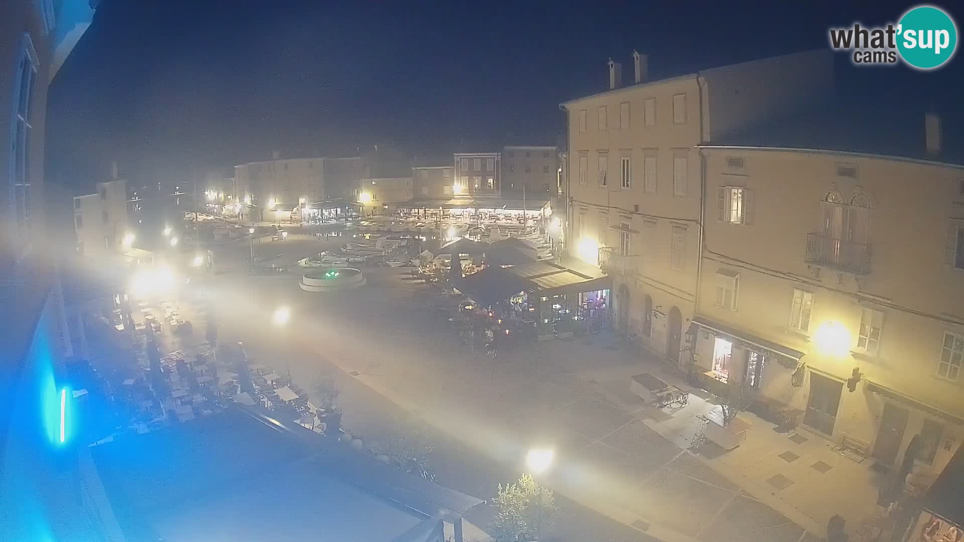 LIVE cam Cres city – place principale et “mandrač” – île de Cres – Croatie
