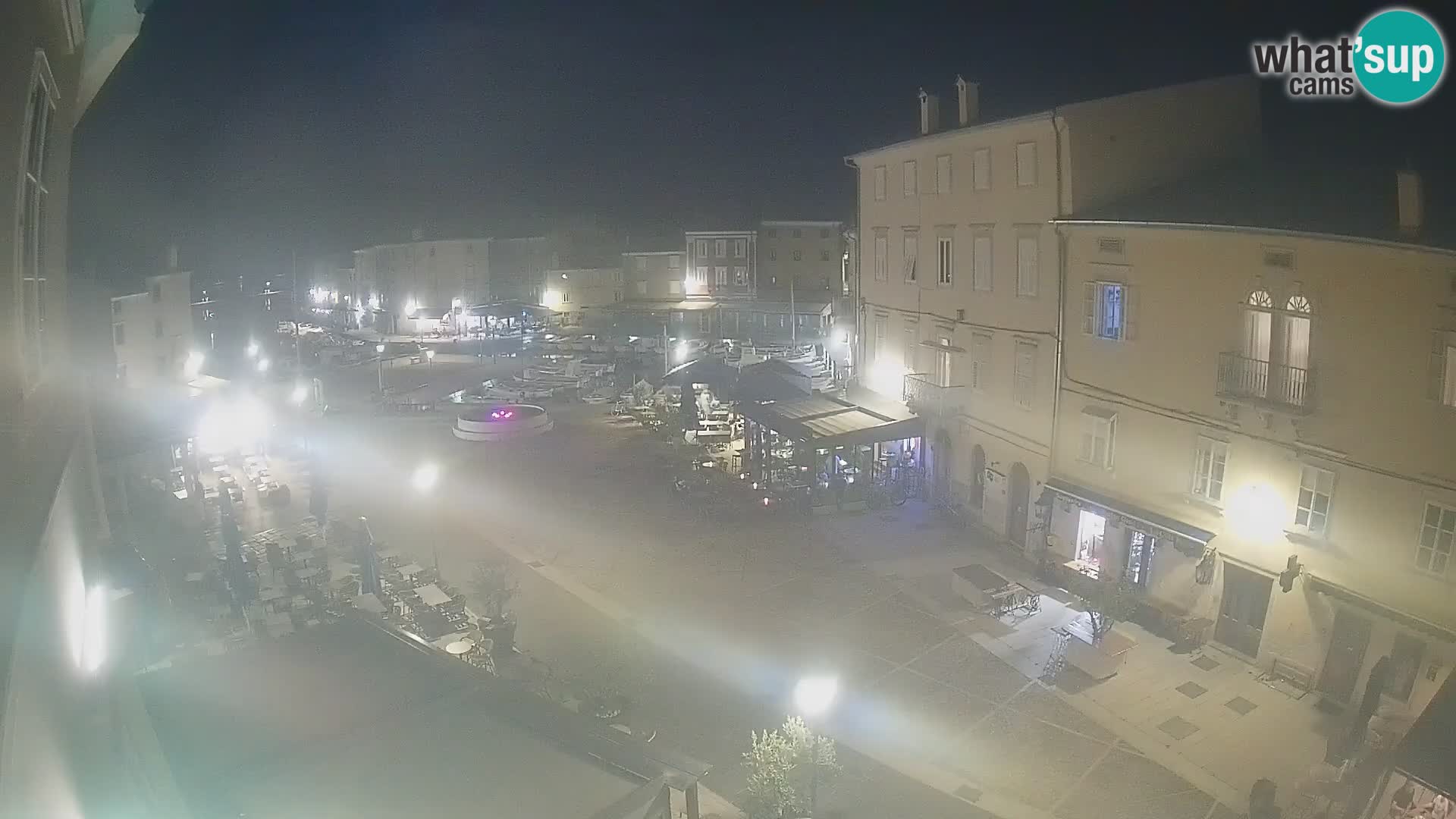 LIVE cam Cres city – place principale et “mandrač” – île de Cres – Croatie