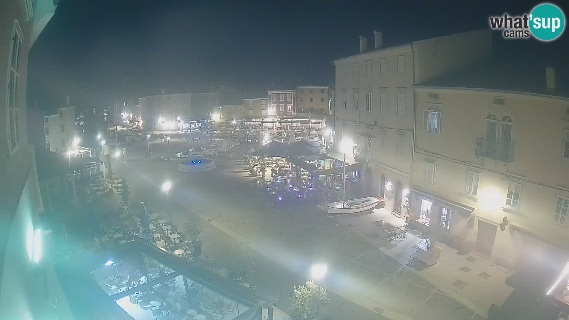 LIVE cam Cres city – place principale et “mandrač” – île de Cres – Croatie