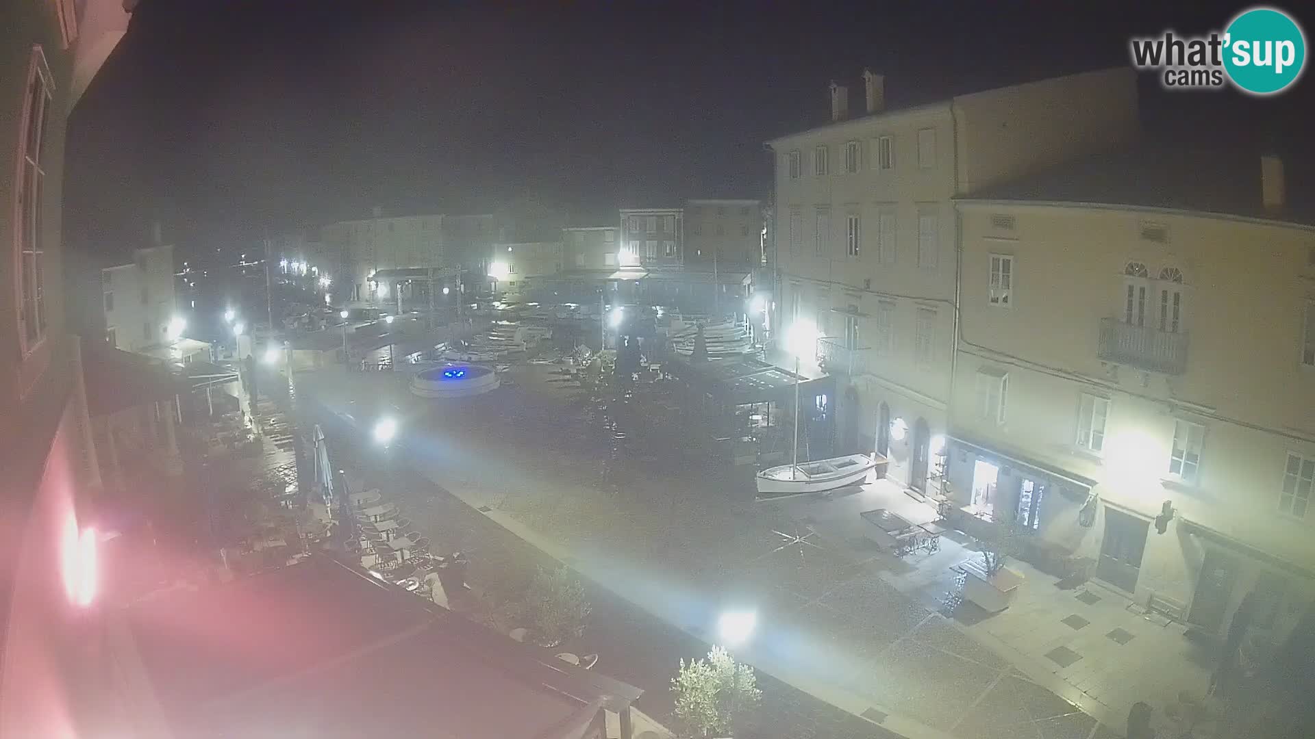 LIVE cam Cres city – place principale et “mandrač” – île de Cres – Croatie