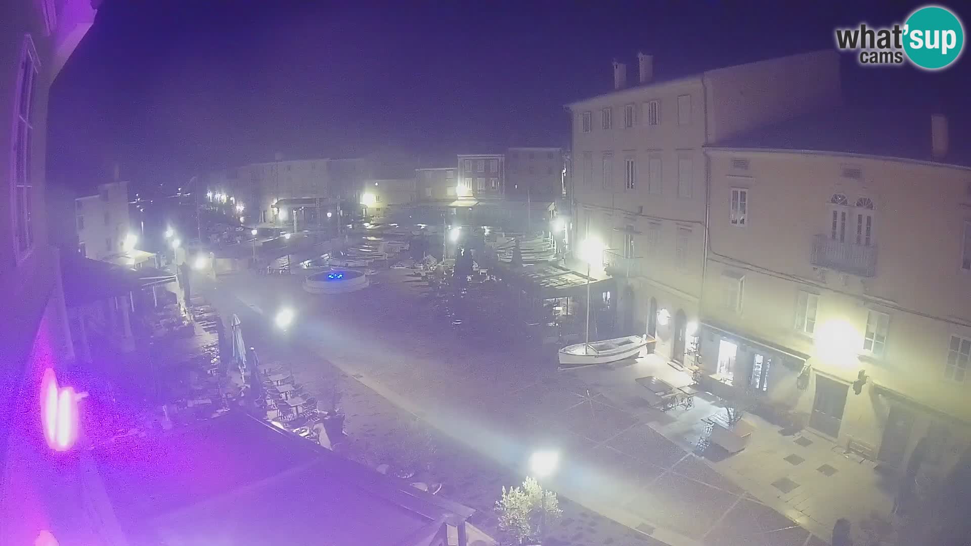 LIVE cam Cres city – place principale et “mandrač” – île de Cres – Croatie
