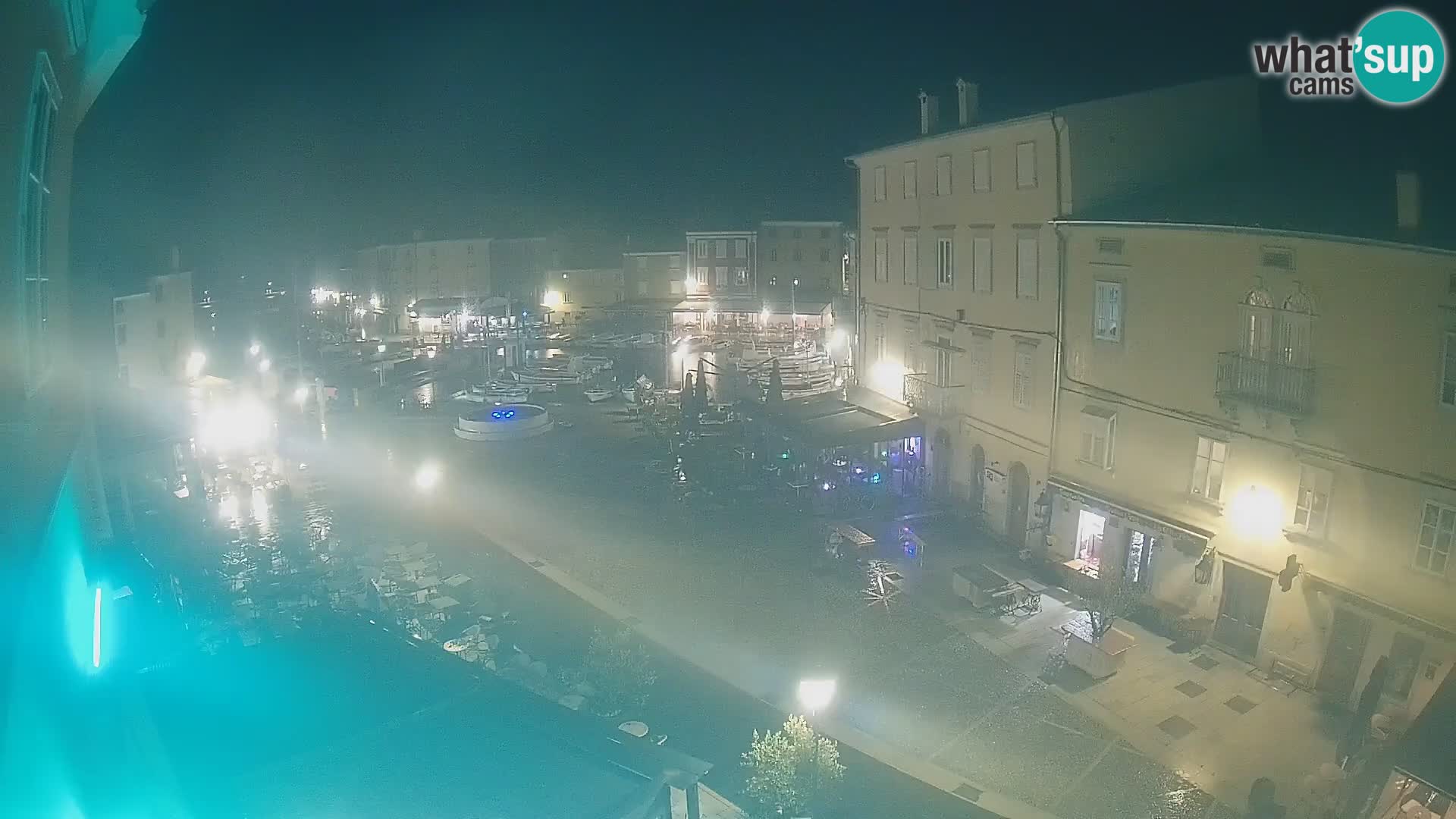LIVE cam Cres city – place principale et “mandrač” – île de Cres – Croatie