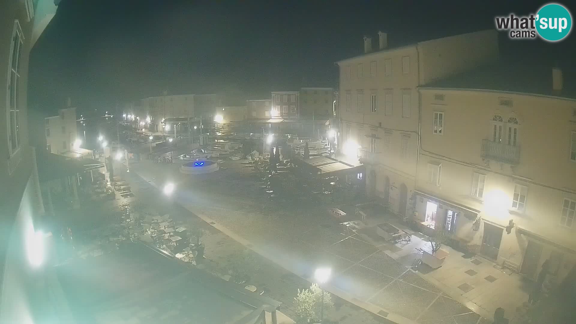 Cámara en vivo ciudad de Cres – plaza principal y “mandrač” – isla de Cres – Croacia