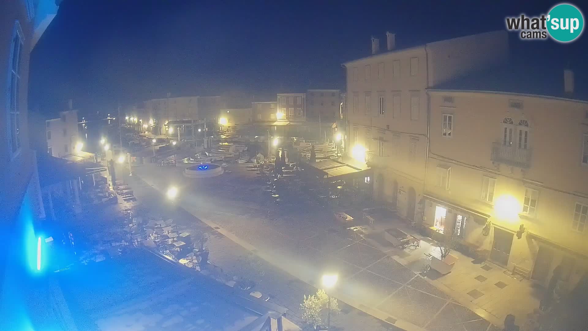 Cámara en vivo ciudad de Cres – plaza principal y “mandrač” – isla de Cres – Croacia