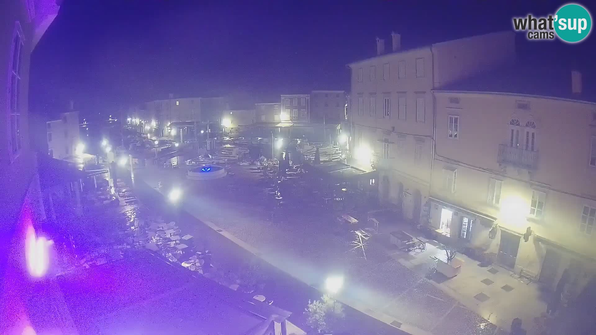 LIVE cam Cres city – place principale et “mandrač” – île de Cres – Croatie