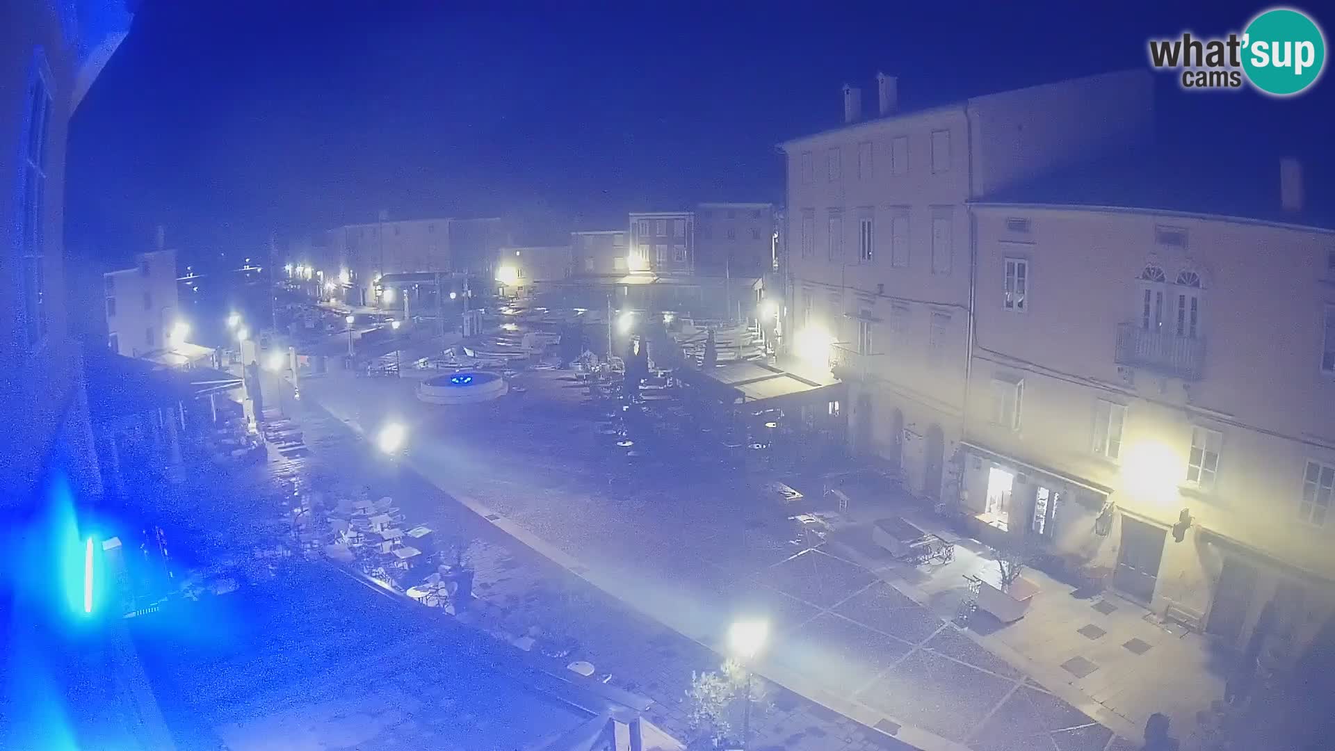 LIVE cam Cres city – place principale et “mandrač” – île de Cres – Croatie