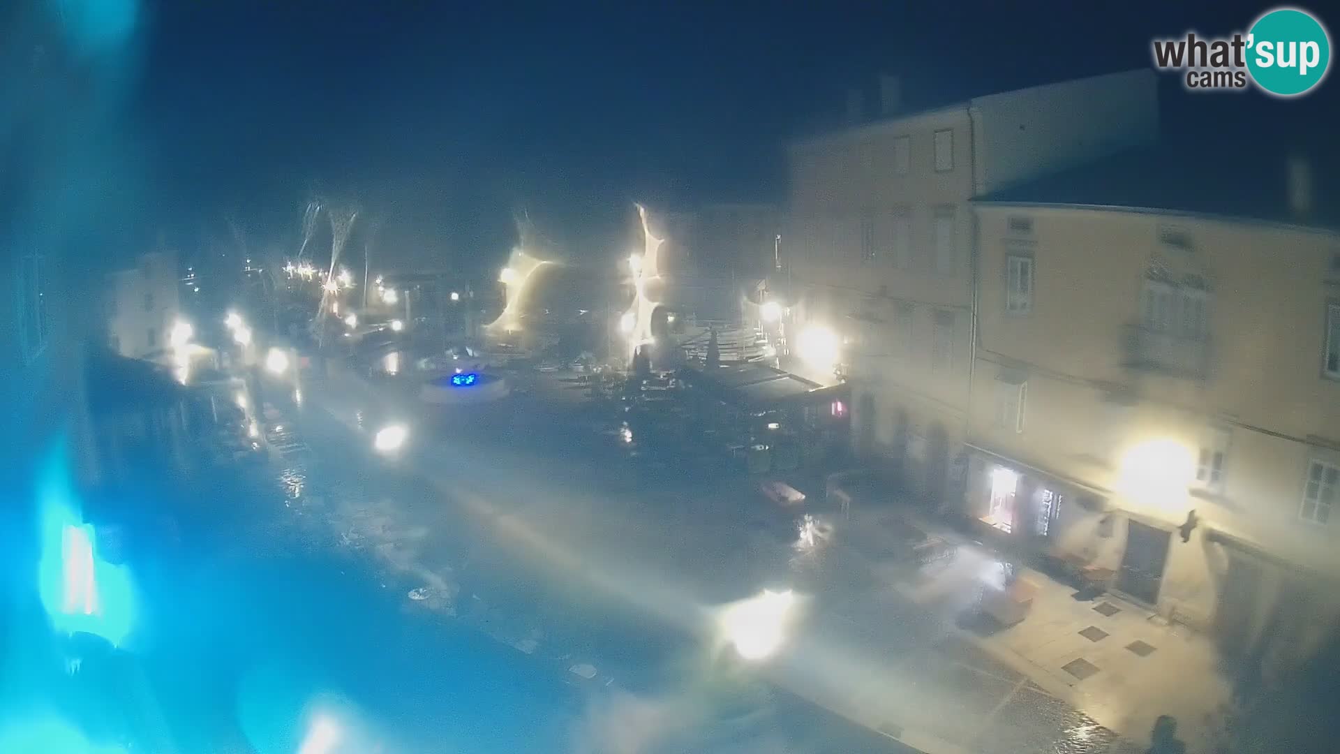 Cámara en vivo ciudad de Cres – plaza principal y “mandrač” – isla de Cres – Croacia