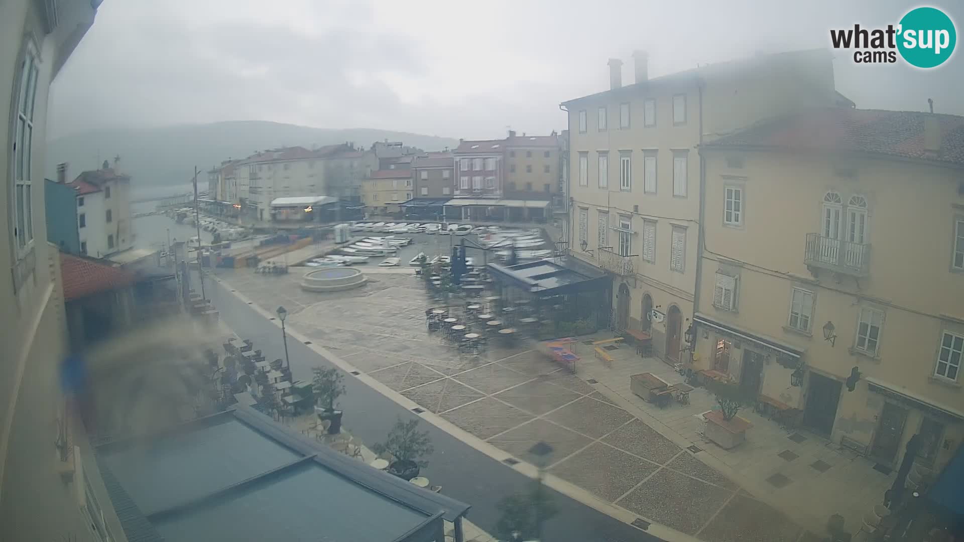Cámara en vivo ciudad de Cres – plaza principal y “mandrač” – isla de Cres – Croacia