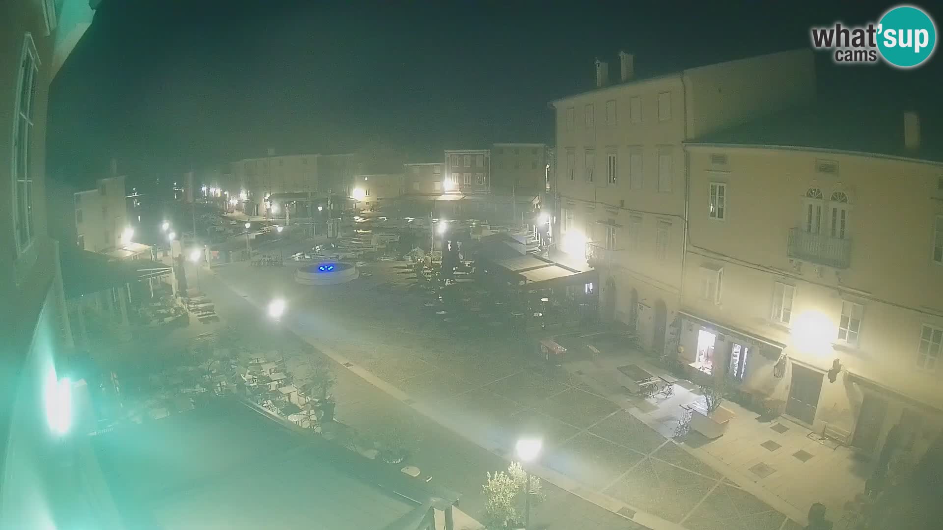 LIVE cam Cres city – place principale et “mandrač” – île de Cres – Croatie