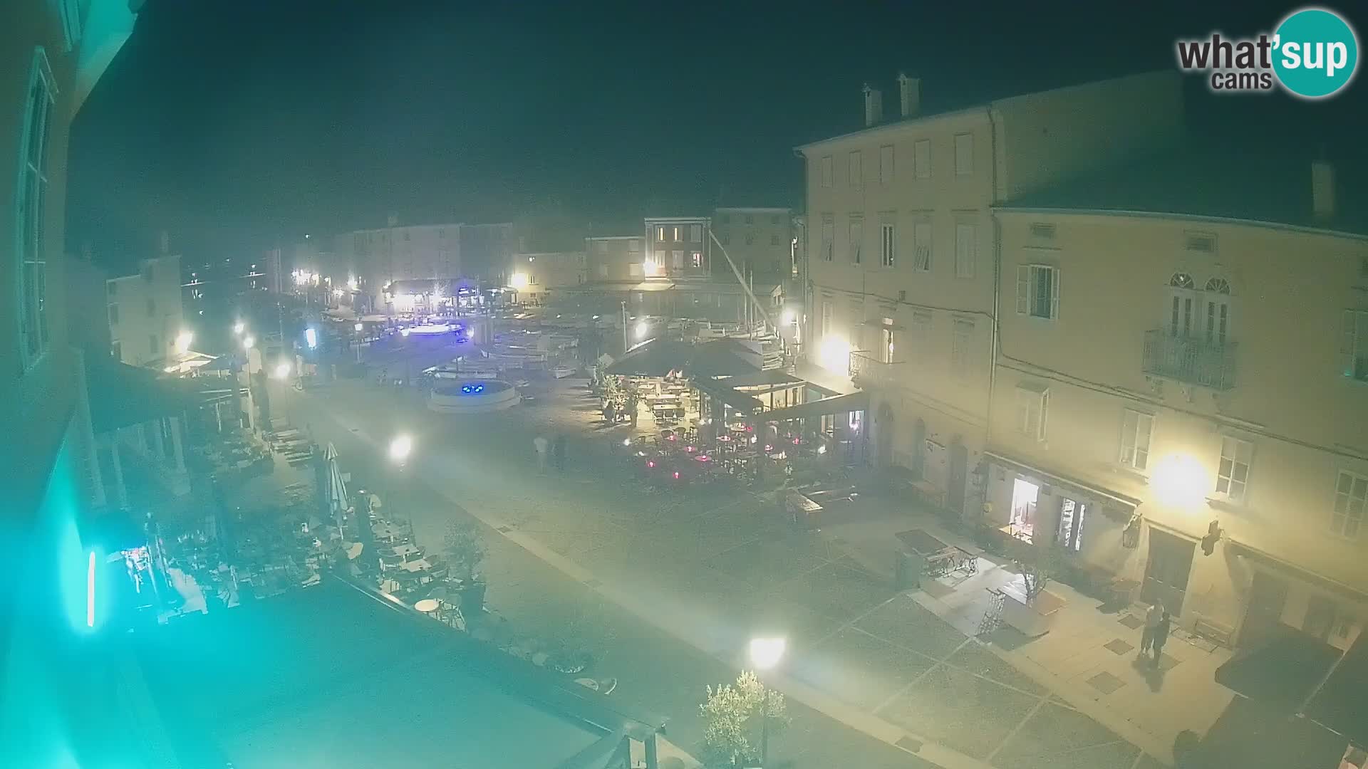 Cámara en vivo ciudad de Cres – plaza principal y “mandrač” – isla de Cres – Croacia