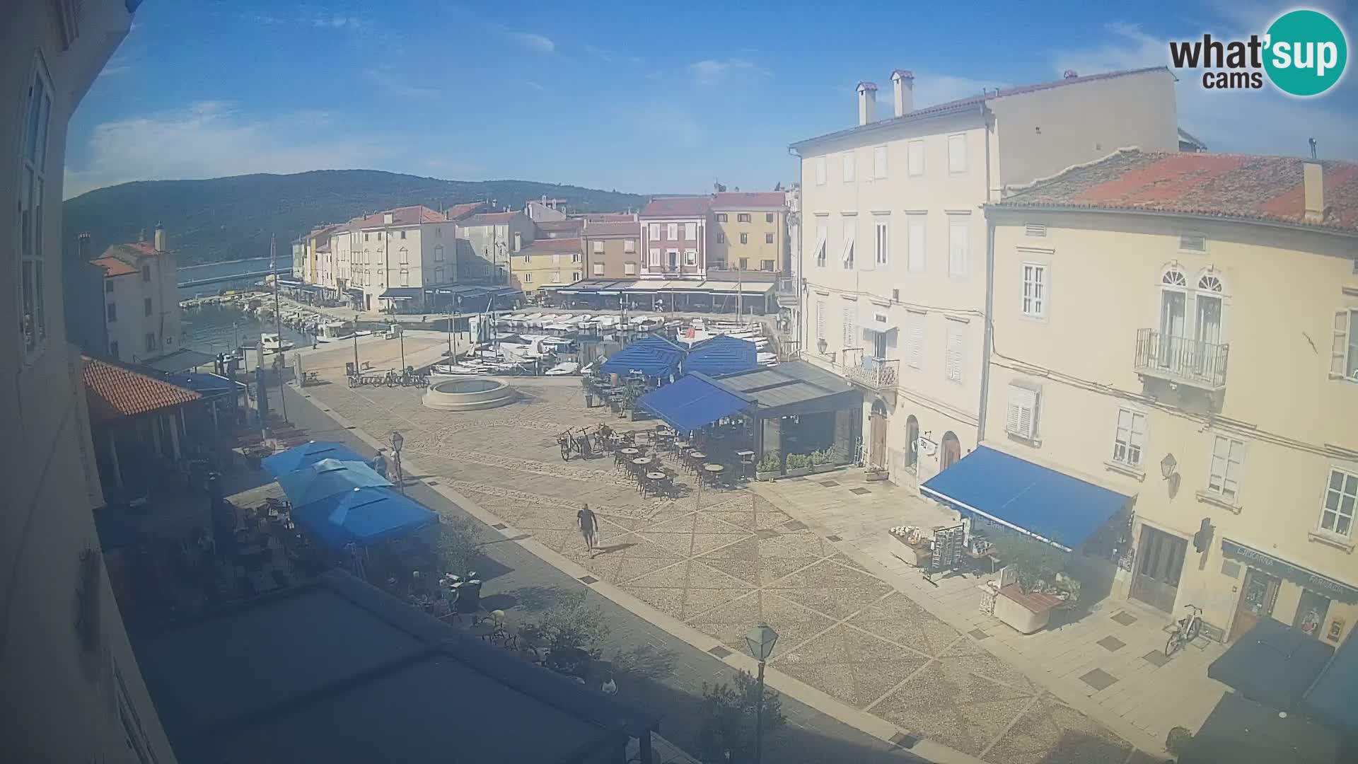 LIVE cam Cres città – piazza principale e “mandrač” – isola di Cherso – Croazia