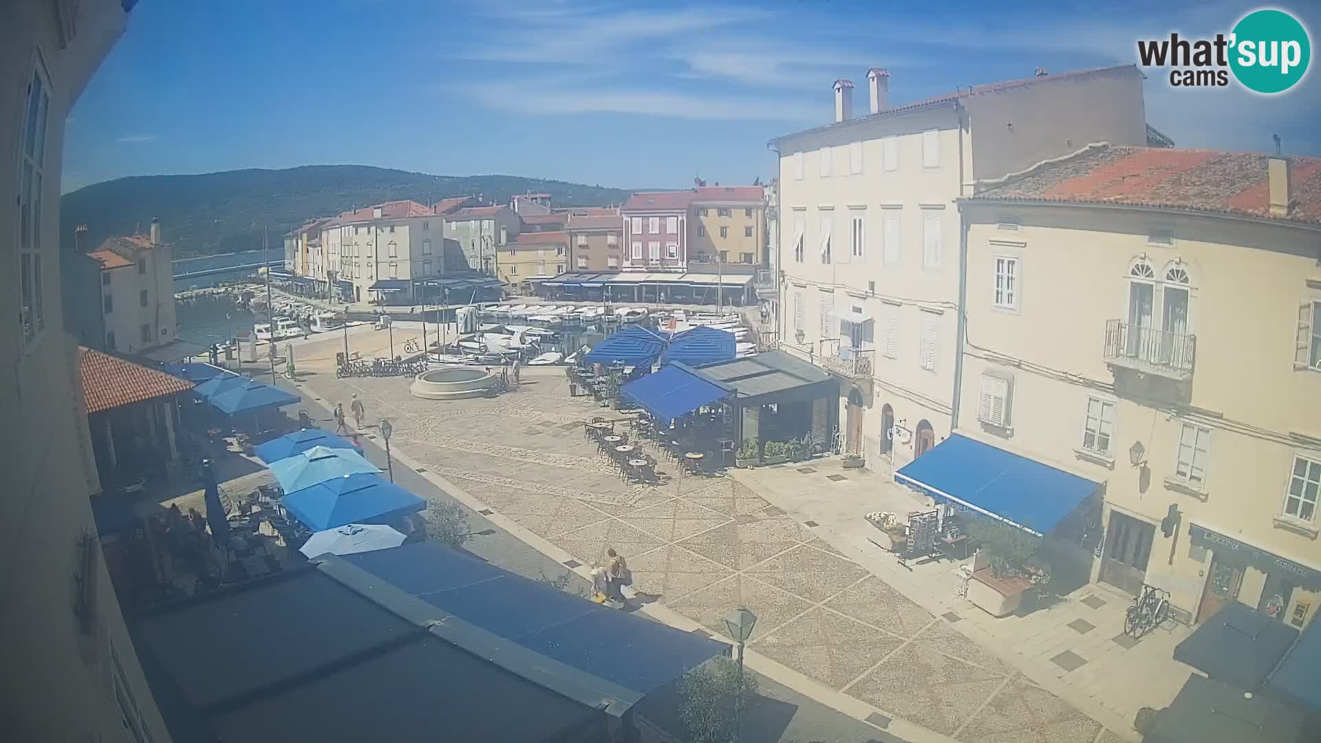 LIVE cam Cres città – piazza principale e “mandrač” – isola di Cherso – Croazia