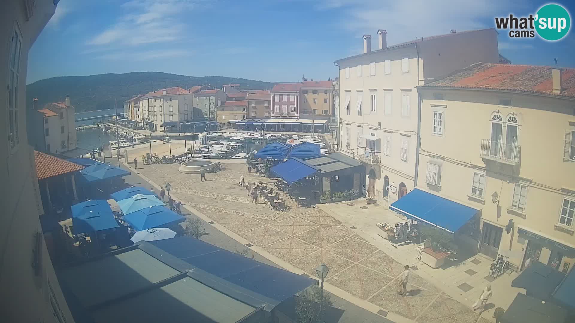 LIVE cam Cres città – piazza principale e “mandrač” – isola di Cherso – Croazia
