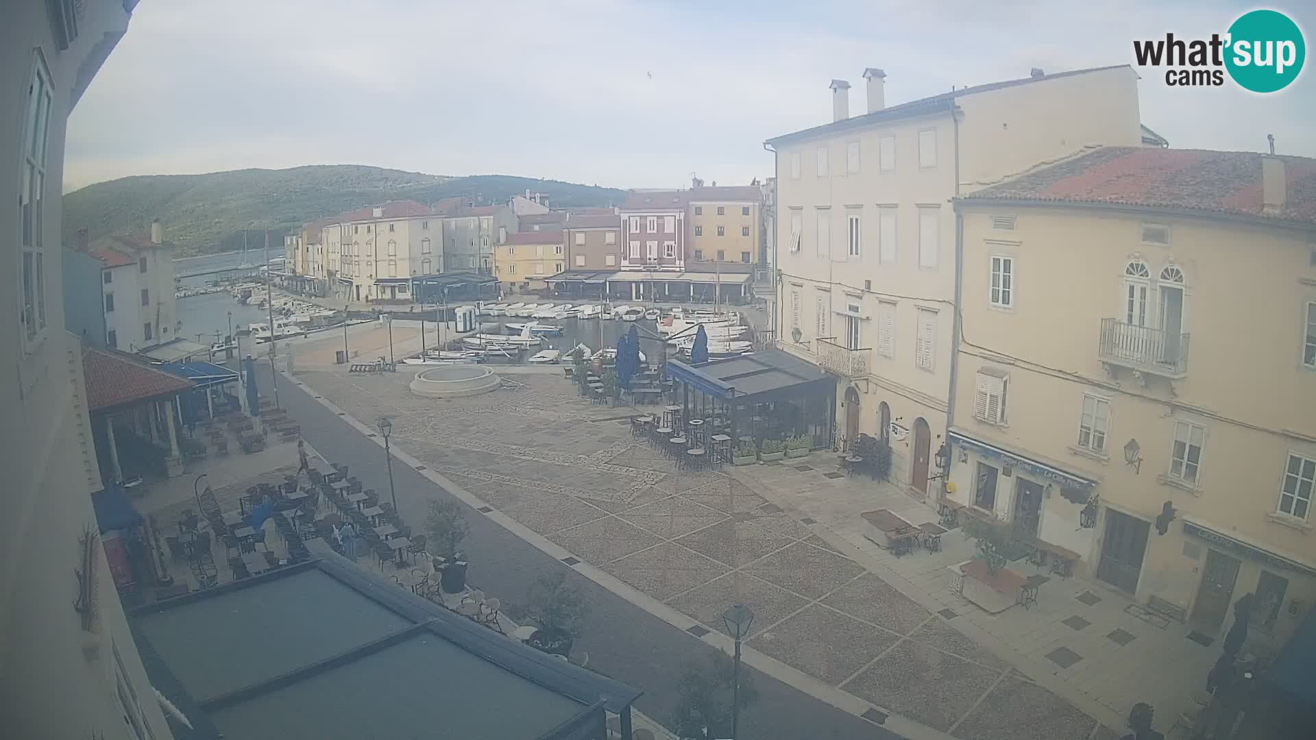 LIVE cam Cres Stadt – Hauptplatz und “mandrač” – Cres Insel – Kroatien