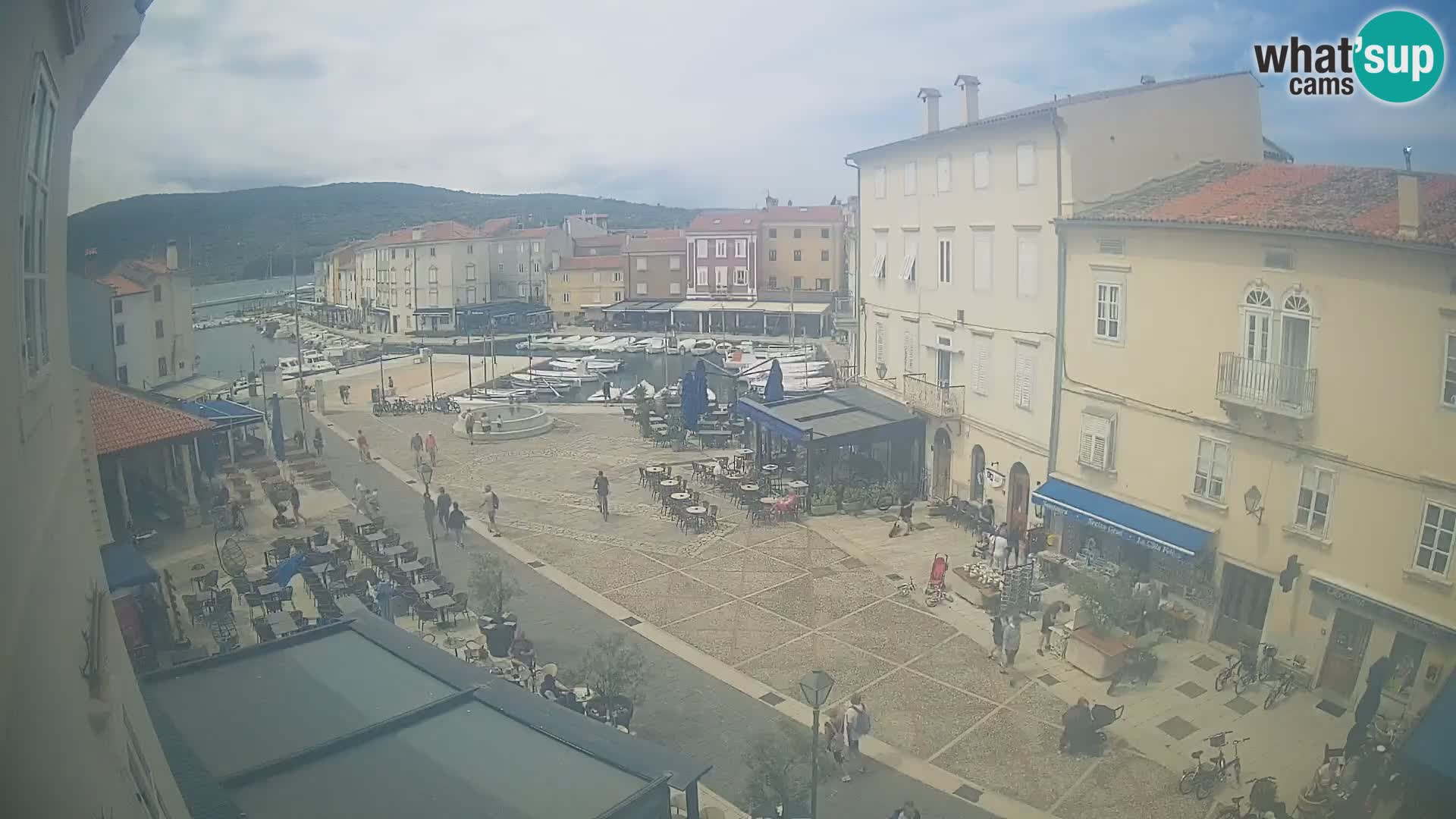 LIVE cam Cres Stadt – Hauptplatz und “mandrač” – Cres Insel – Kroatien