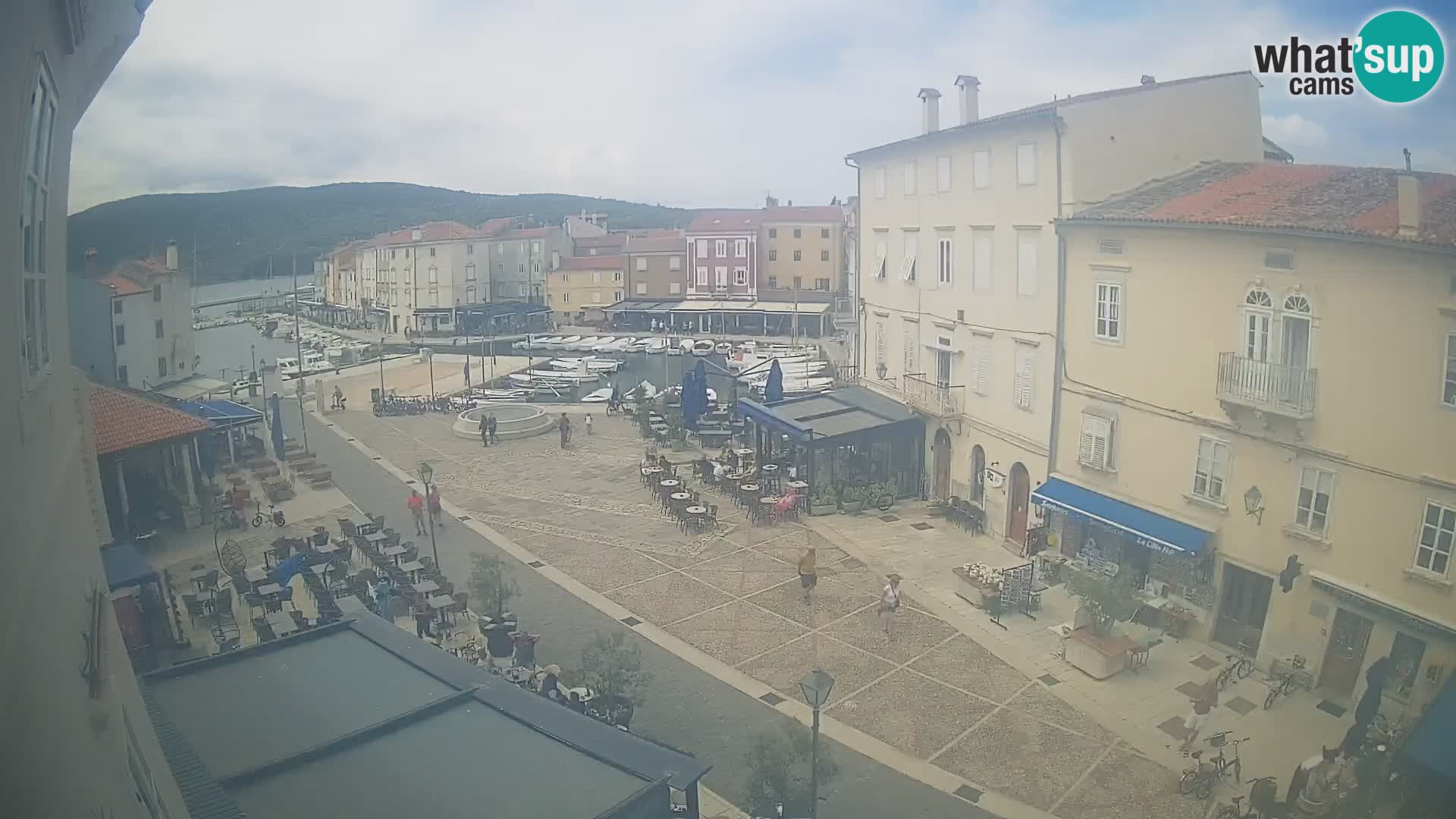 LIVE cam Cres Stadt – Hauptplatz und “mandrač” – Cres Insel – Kroatien