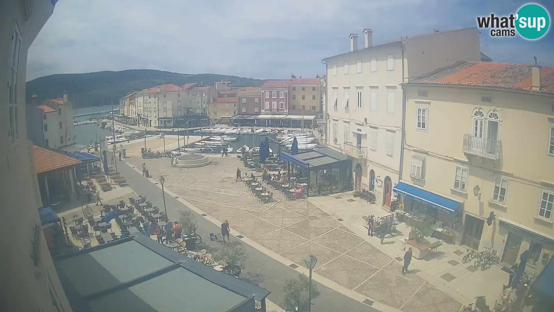 LIVE cam Cres Stadt – Hauptplatz und “mandrač” – Cres Insel – Kroatien