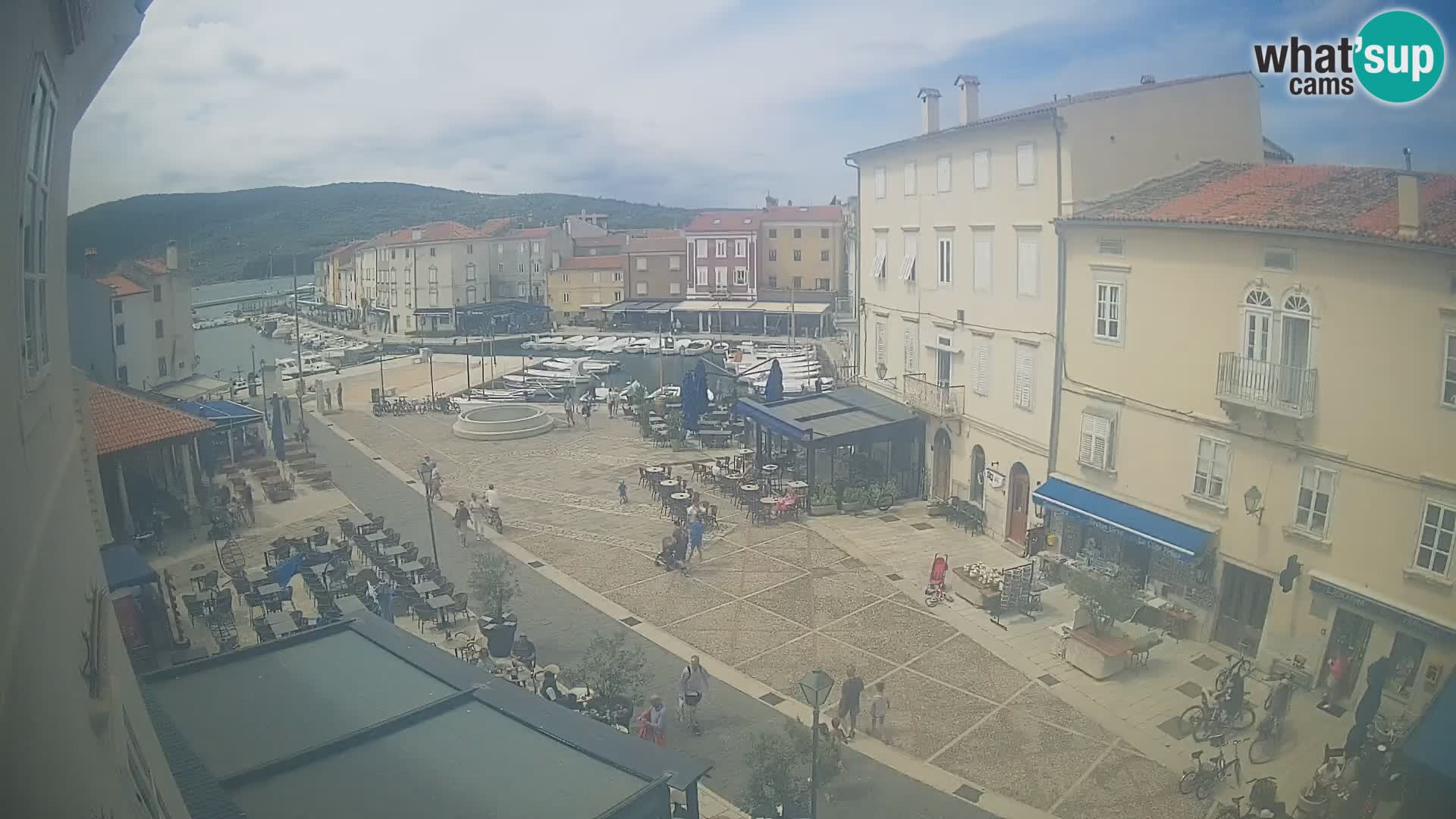 LIVE cam Cres Stadt – Hauptplatz und “mandrač” – Cres Insel – Kroatien