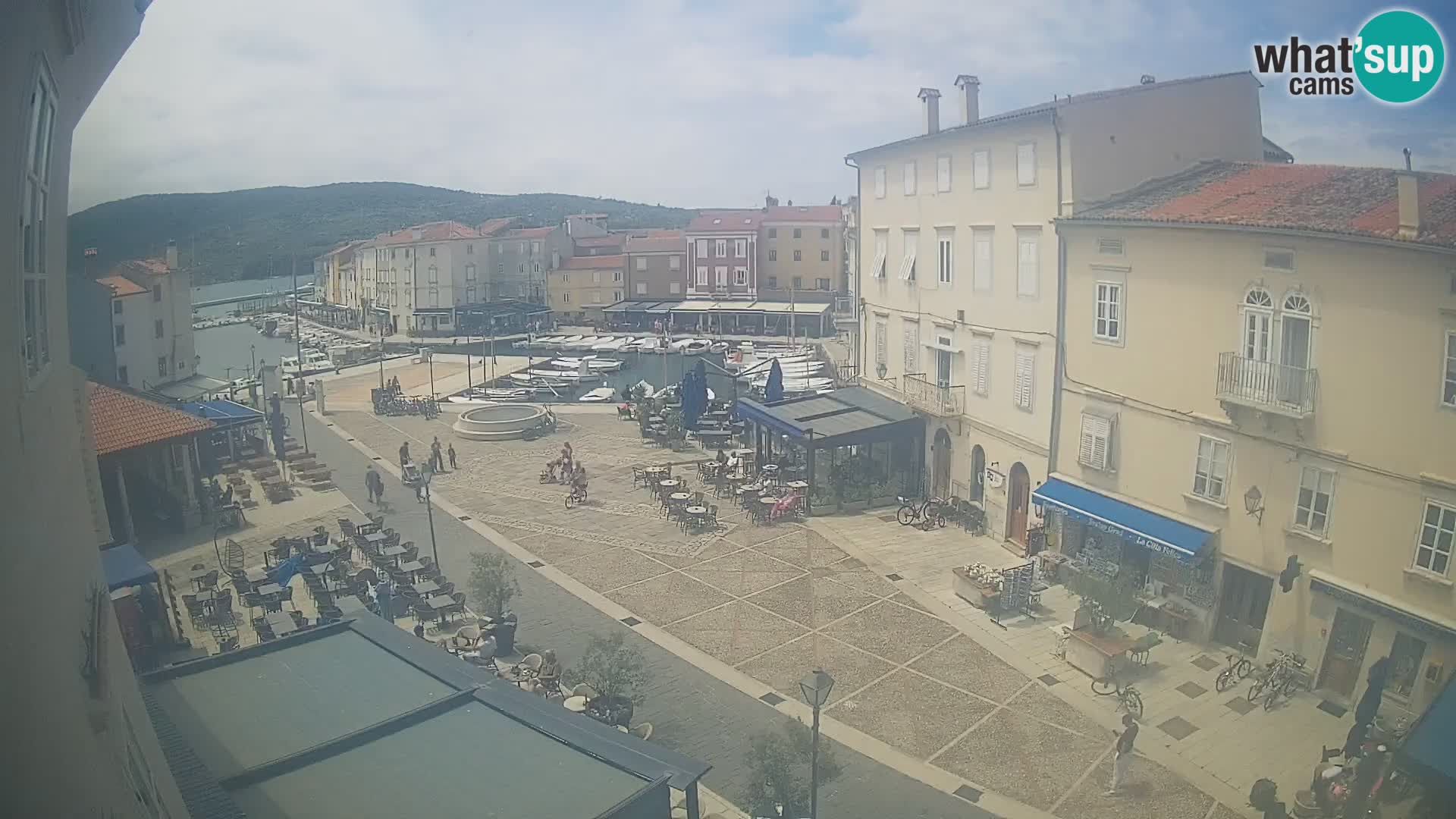 LIVE cam Cres città – piazza principale e “mandrač” – isola di Cherso – Croazia
