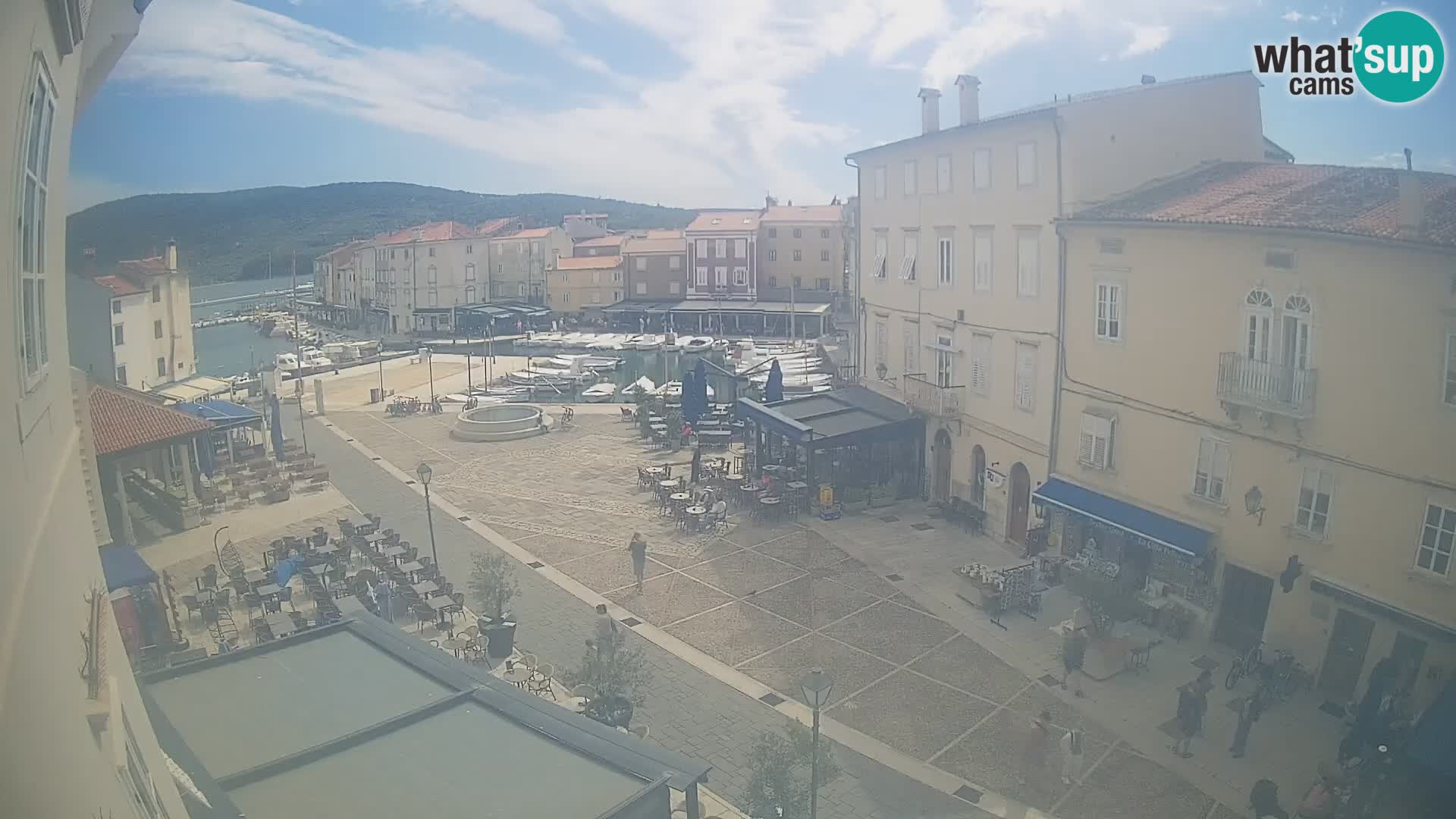 LIVE cam Cres città – piazza principale e “mandrač” – isola di Cherso – Croazia