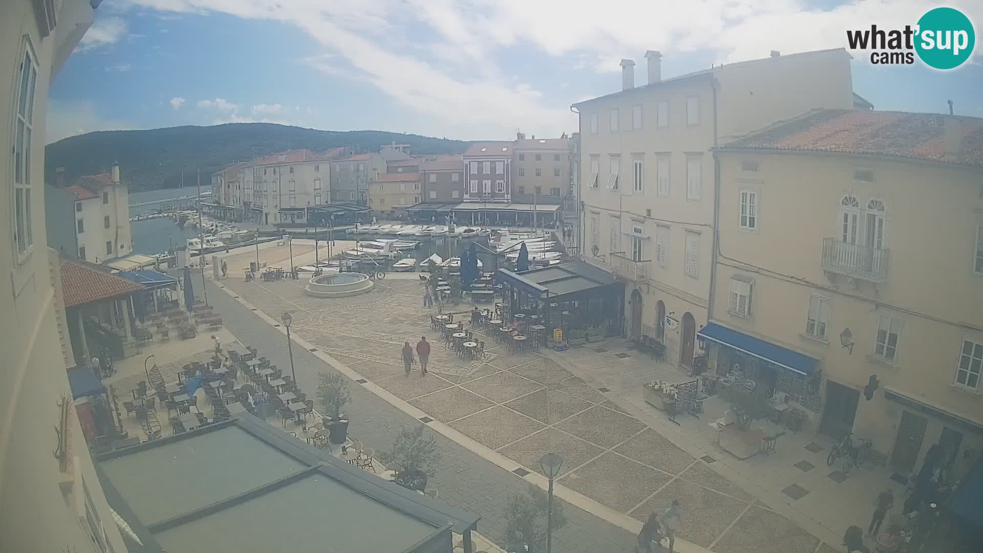 LIVE cam Cres città – piazza principale e “mandrač” – isola di Cherso – Croazia