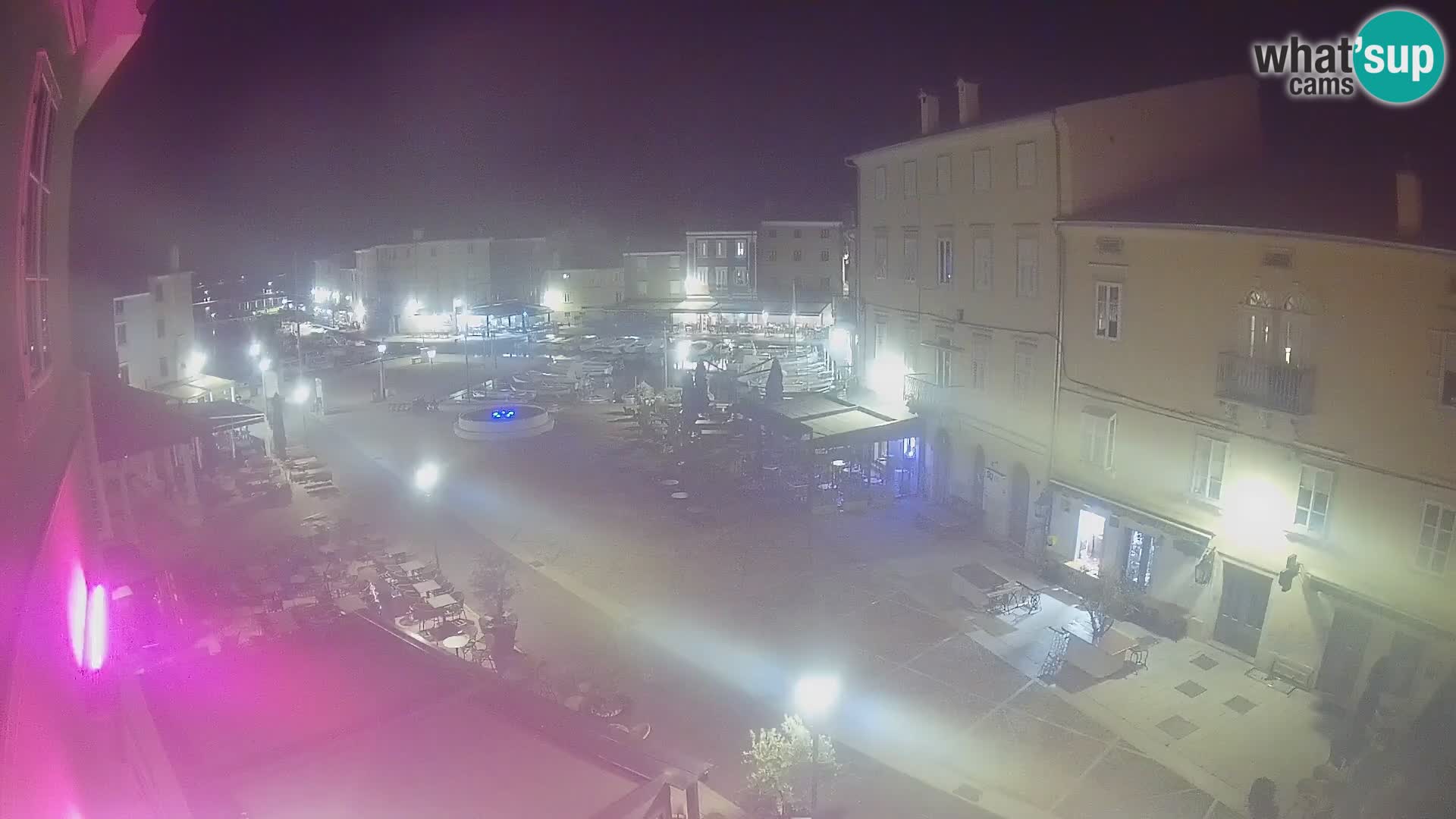LIVE cam Cres city – place principale et “mandrač” – île de Cres – Croatie