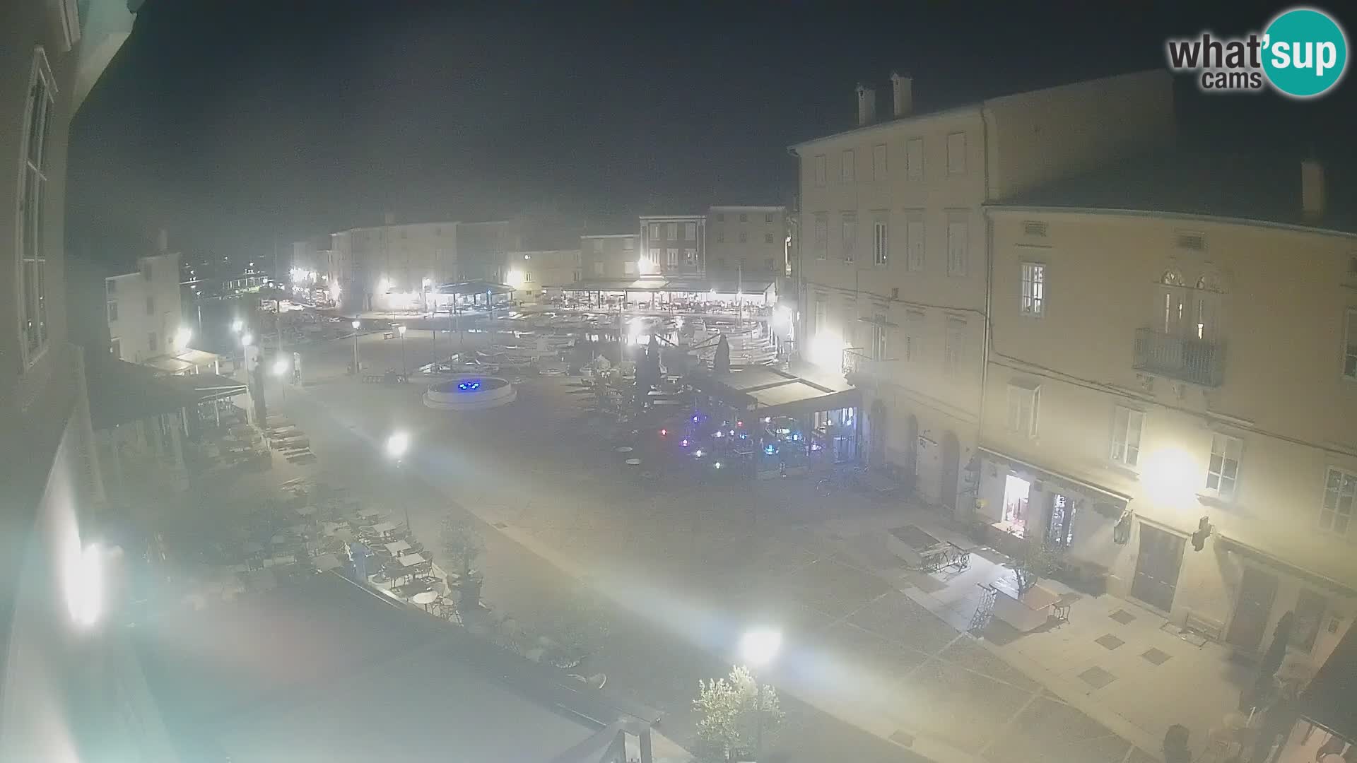 LIVE cam Cres city – place principale et “mandrač” – île de Cres – Croatie