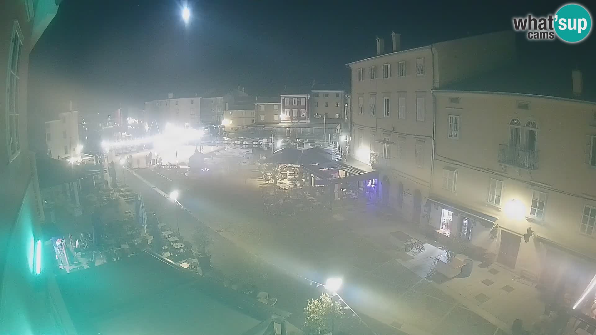 LIVE cam Cres city – place principale et “mandrač” – île de Cres – Croatie