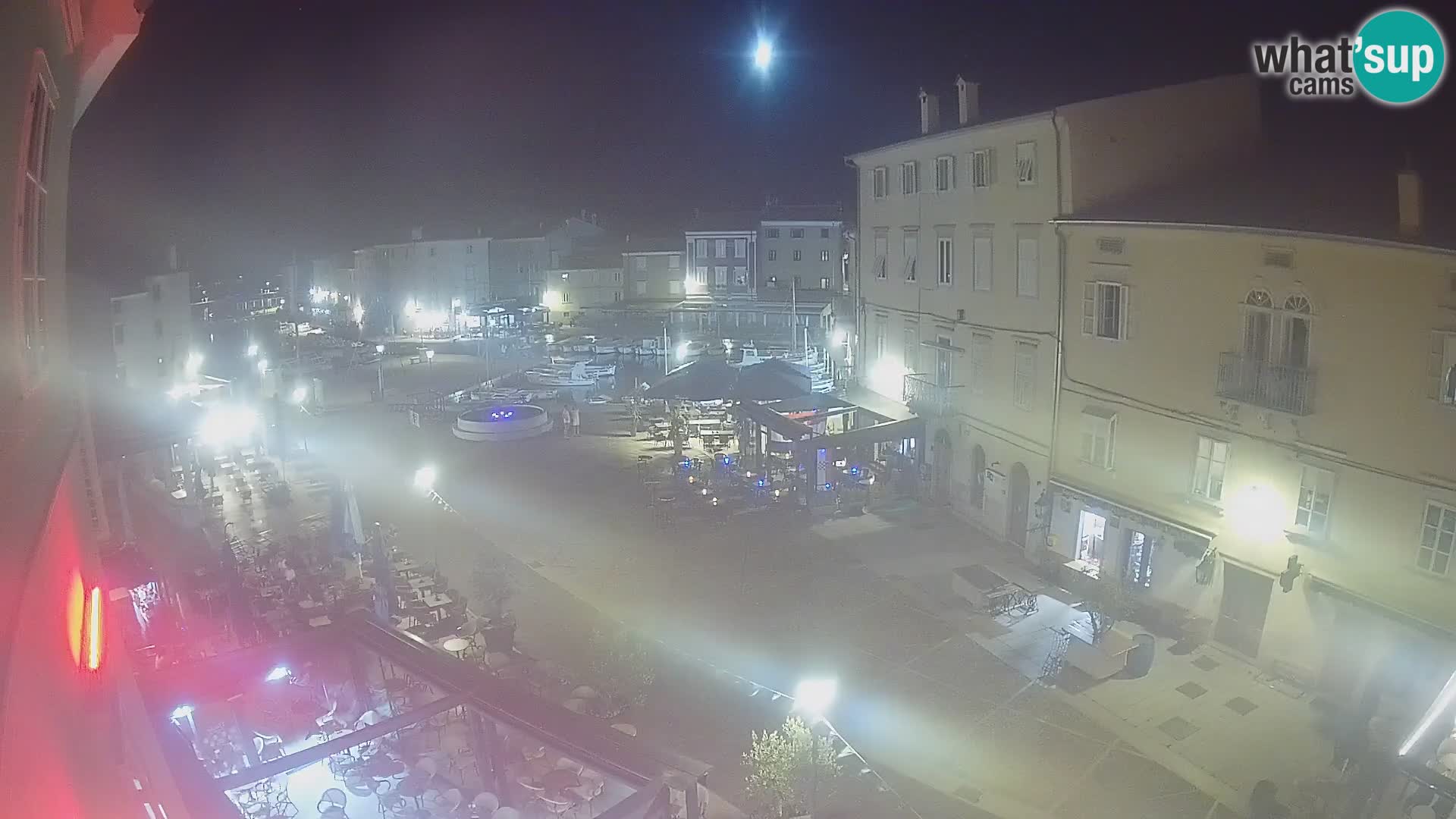 LIVE cam Cres city – place principale et “mandrač” – île de Cres – Croatie