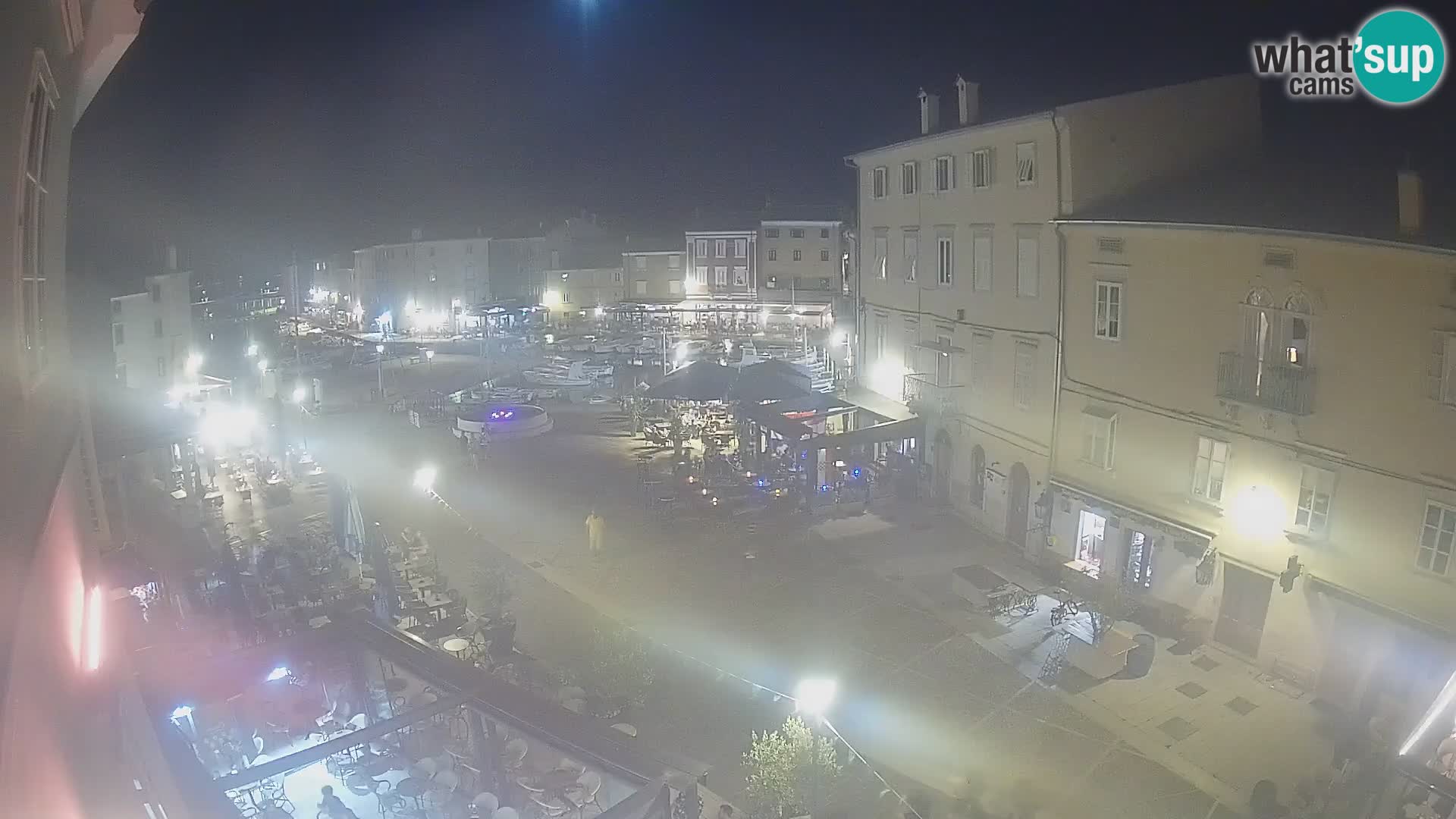 LIVE cam Cres city – place principale et “mandrač” – île de Cres – Croatie