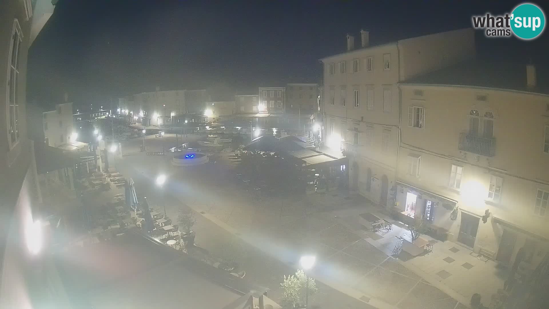 LIVE cam Cres city – place principale et “mandrač” – île de Cres – Croatie